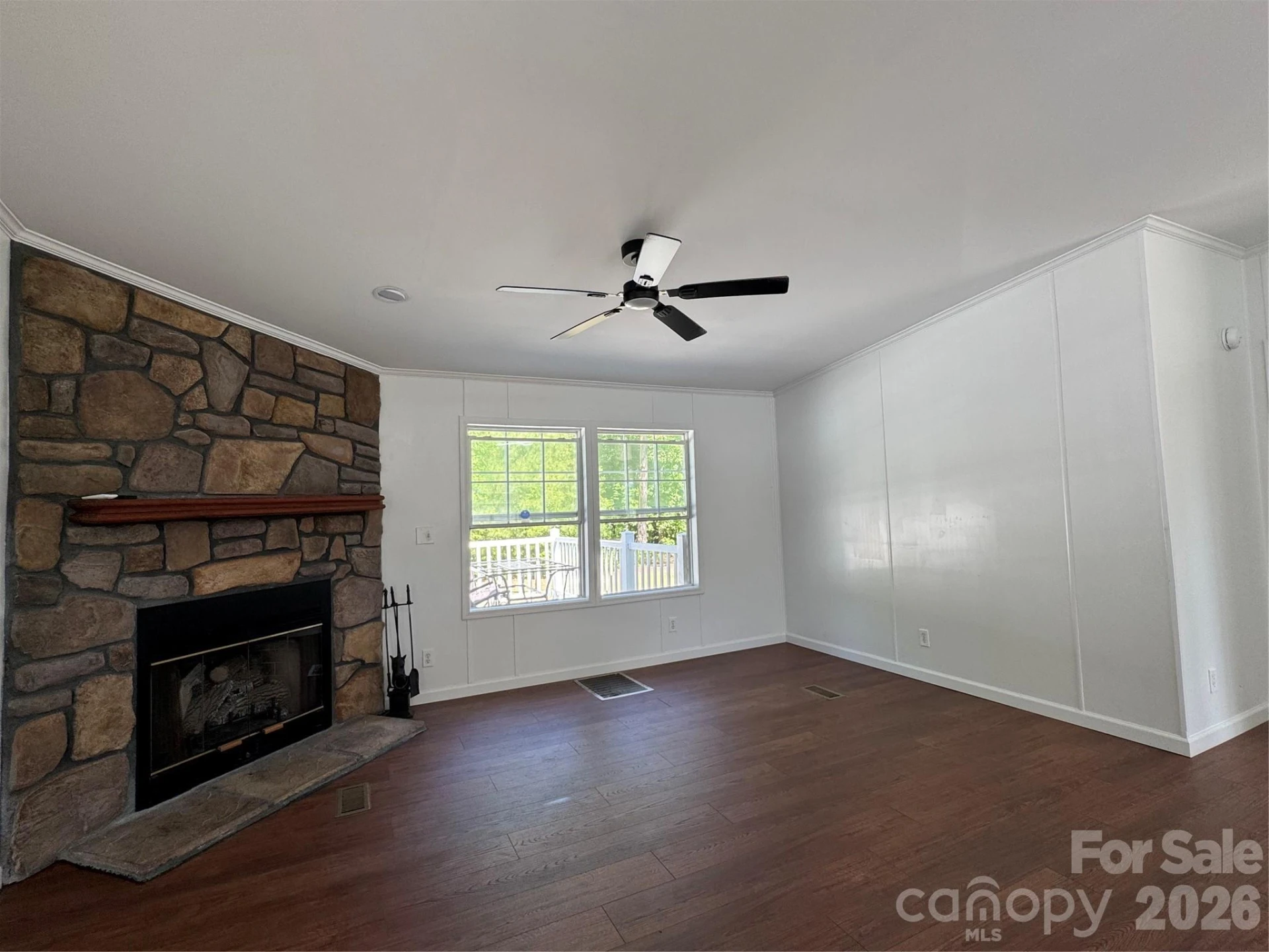 365 Deberry Road - Photo 5