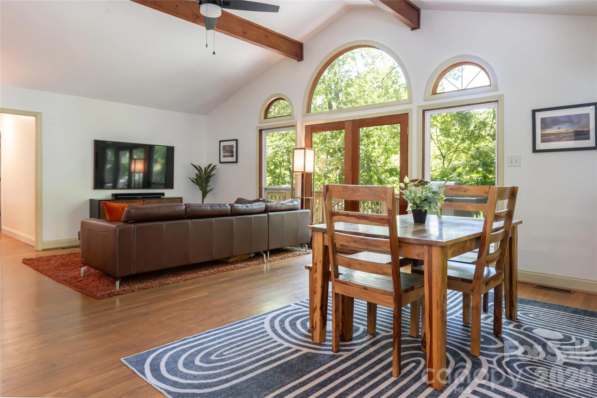 26 Utopia Road - Photo 2