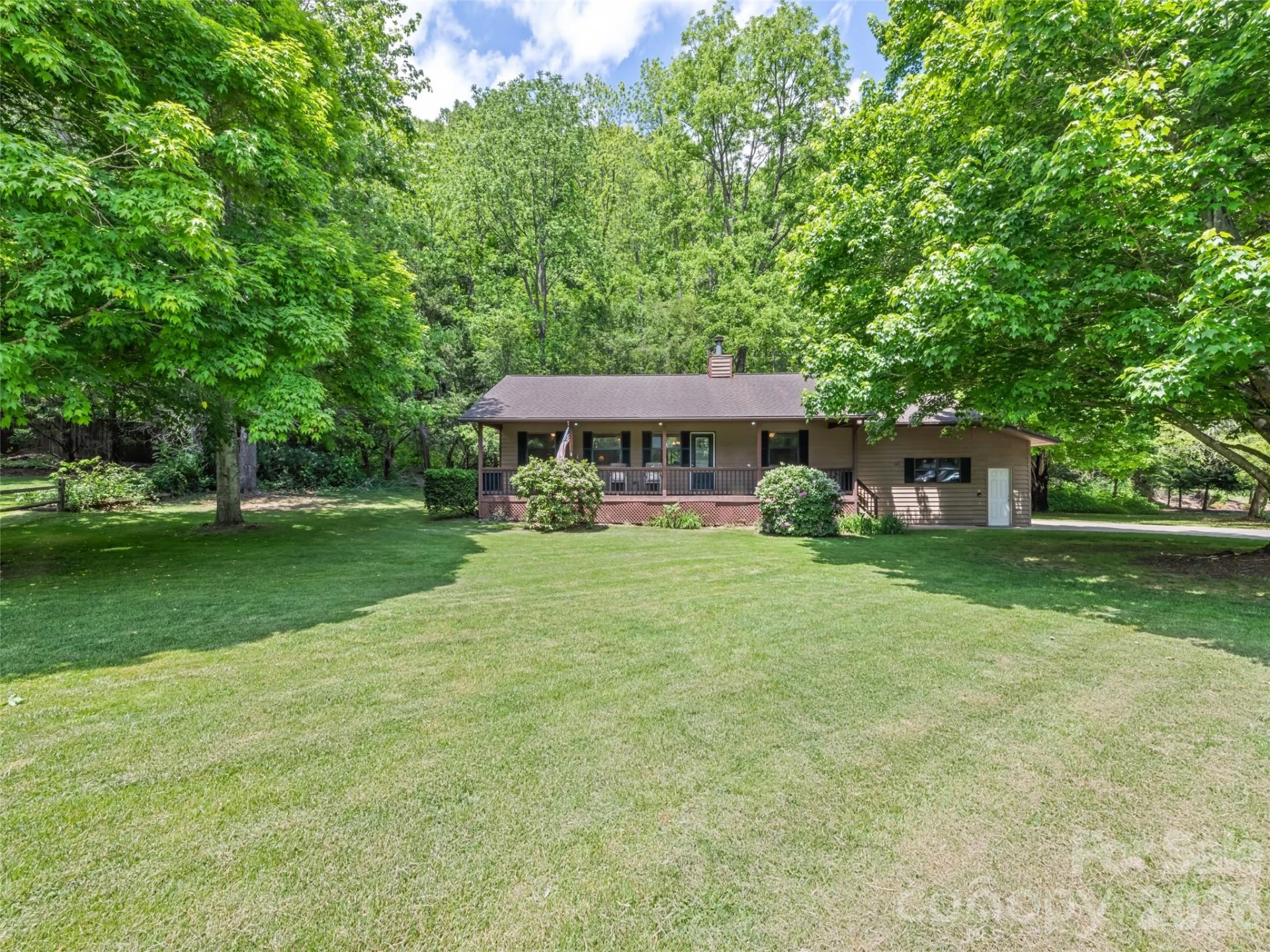 165 Clearwater Drive - Photo 2