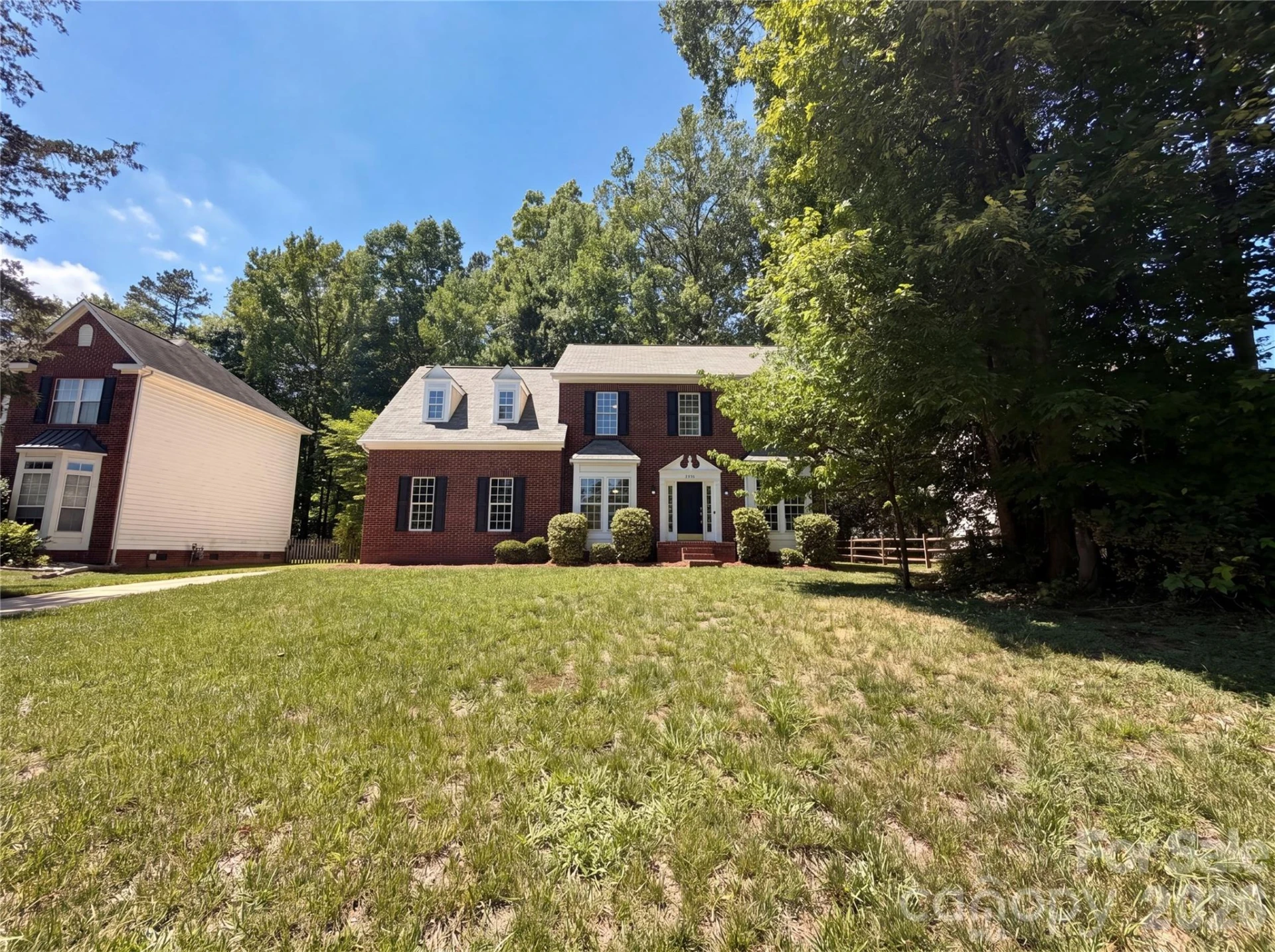 2916 Pinewood Hill Drive