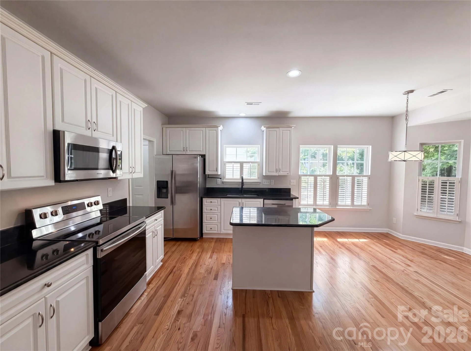 2916 Pinewood Hill Drive - Photo 2