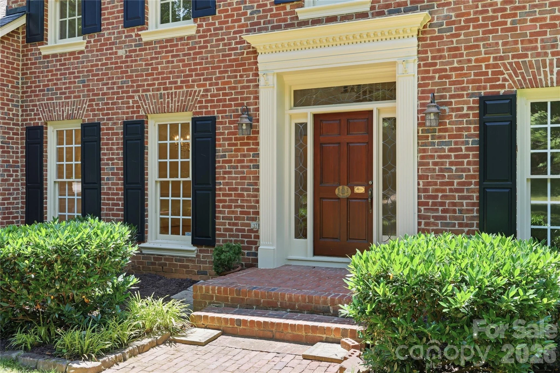 10205 Balmoral Circle - Photo 3