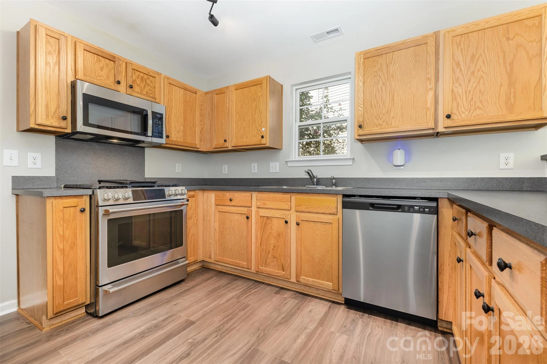1535 Kingdom Way - Photo 14