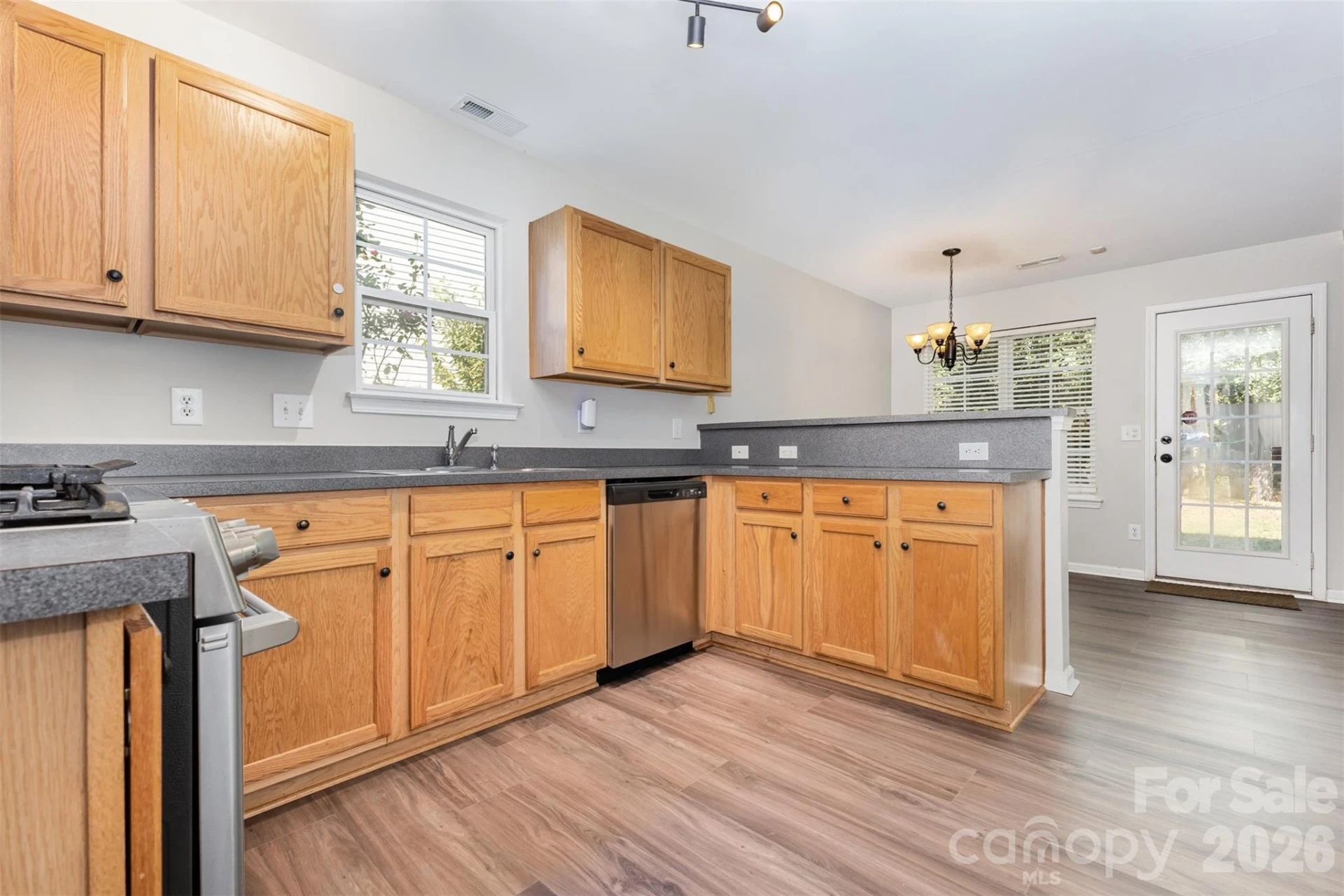 1535 Kingdom Way - Photo 16