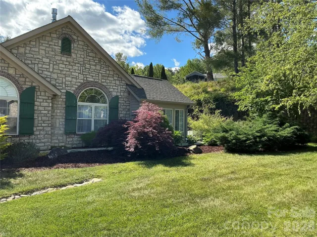 60 Mountain Meadow Circle
