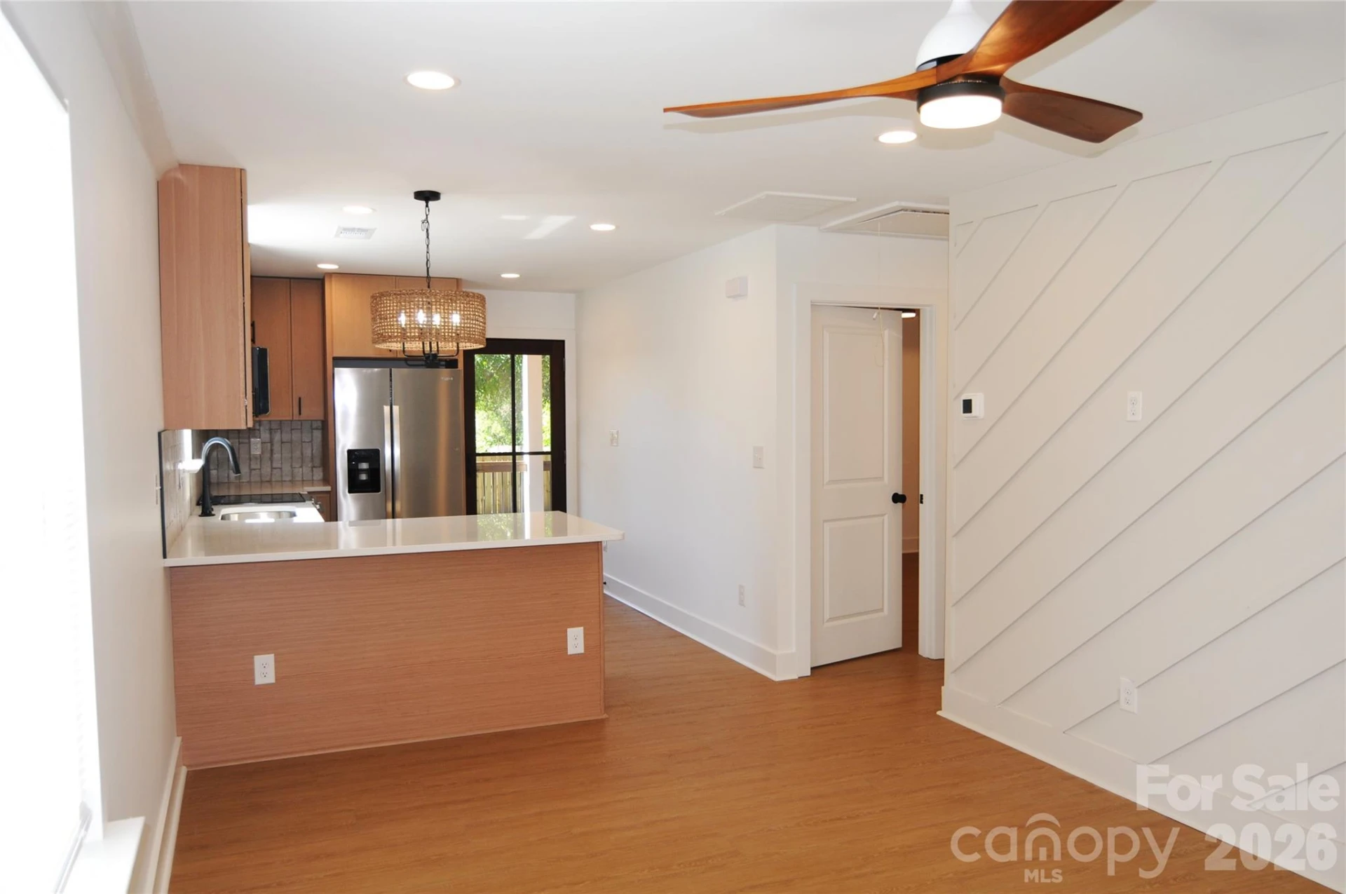 105 6th Avenue - Photo 11