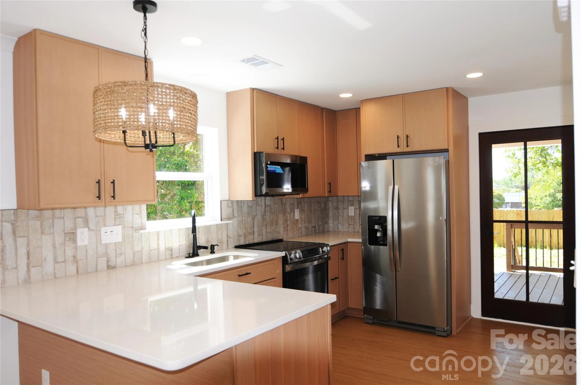 105 6th Avenue - Photo 12