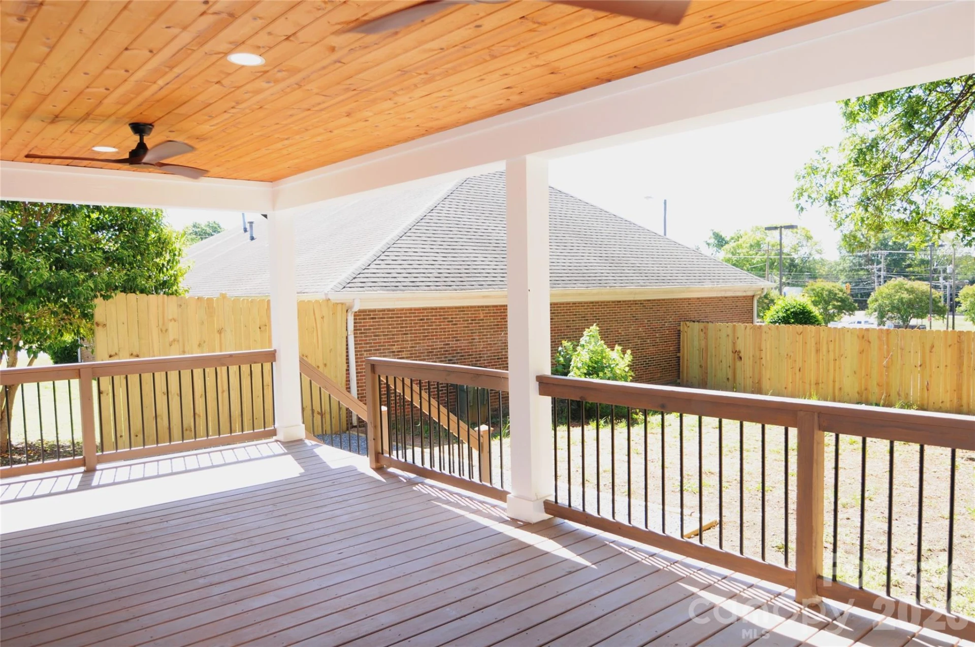 105 6th Avenue - Photo 23