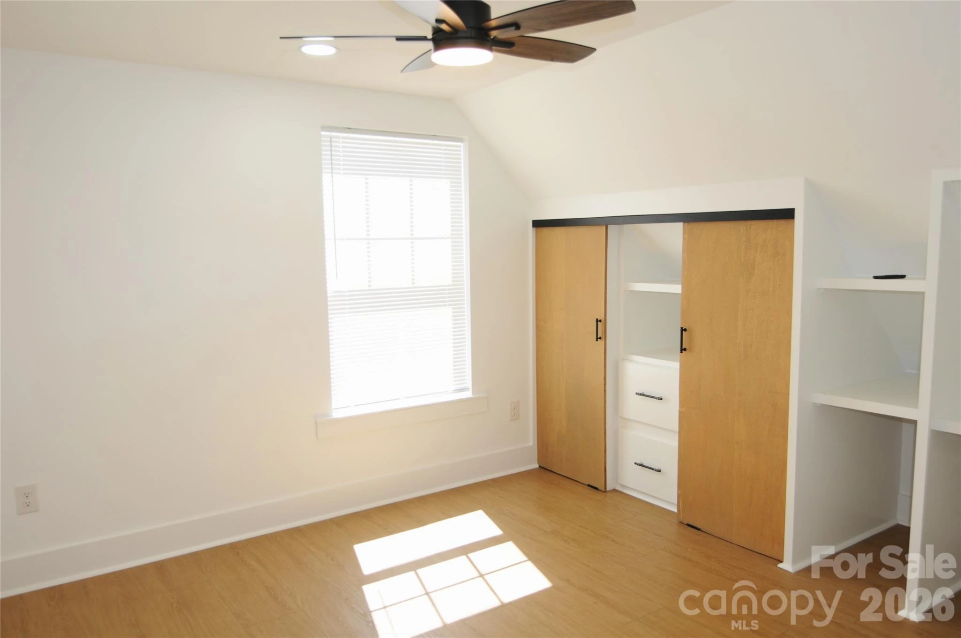 105 6th Avenue - Photo 25