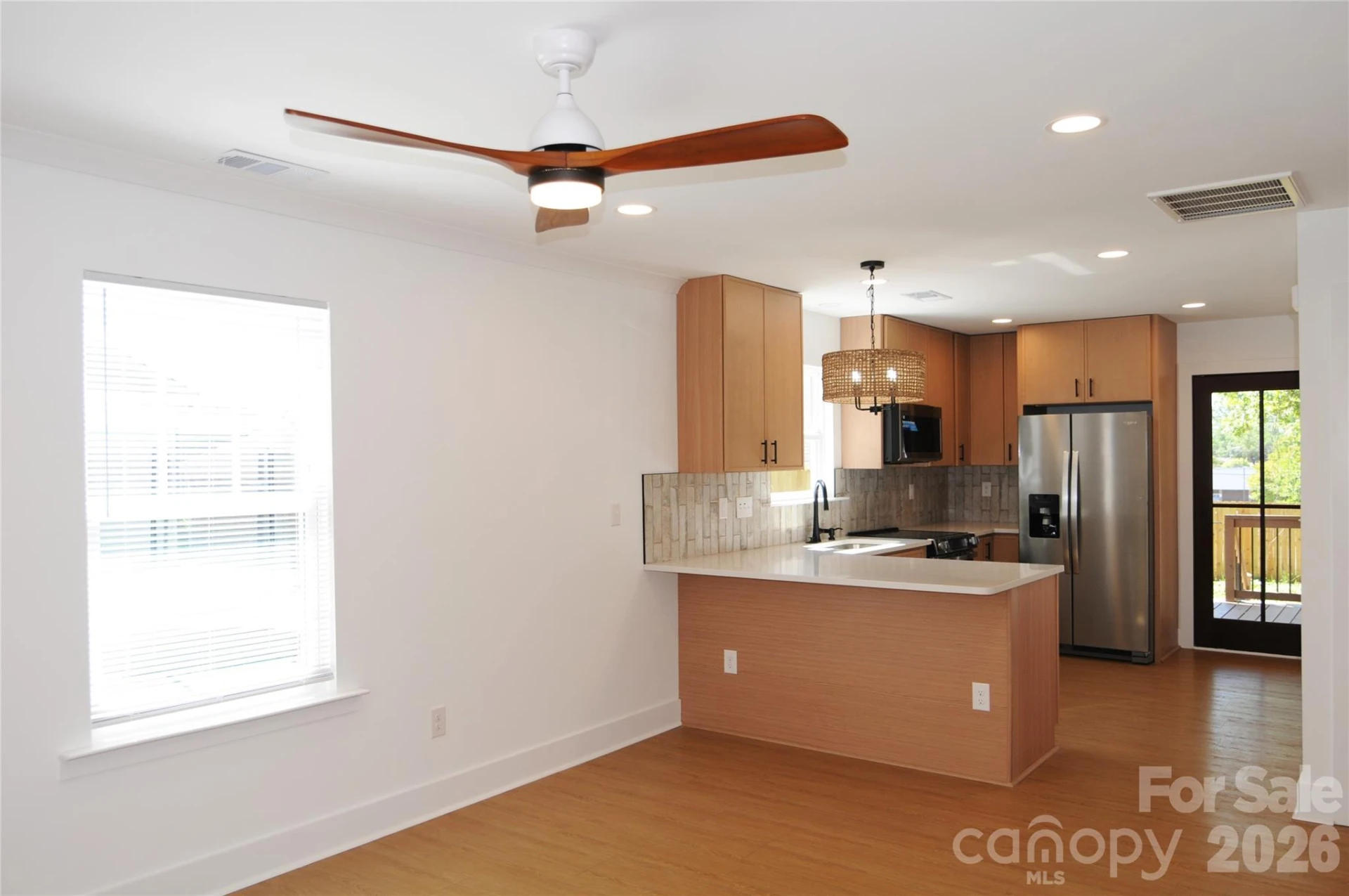 105 6th Avenue - Photo 10