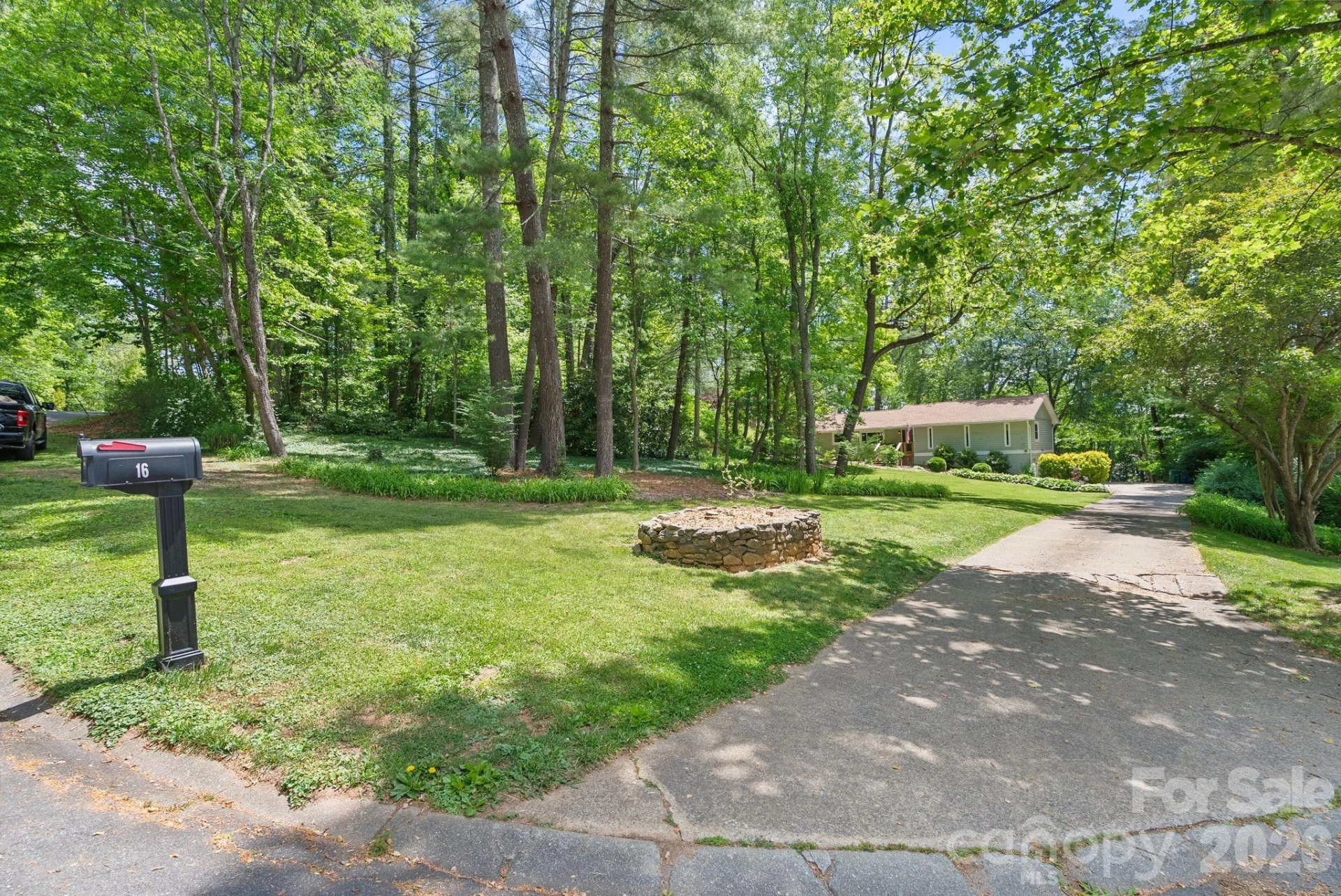 16 Chipping Green Drive - Photo 2