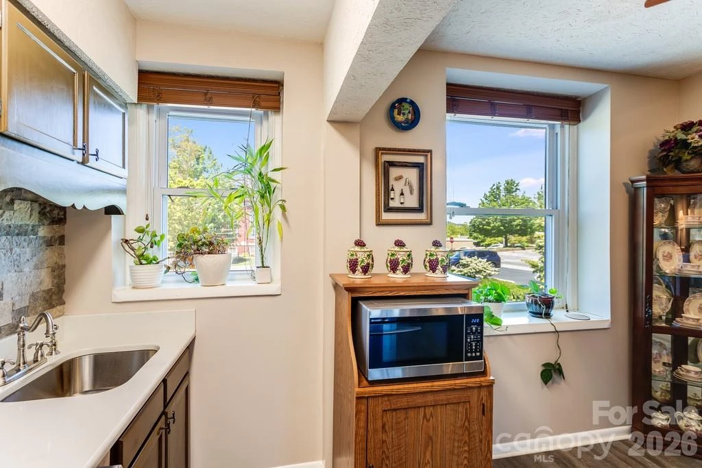 622 Haywood Street #102 - Photo 11