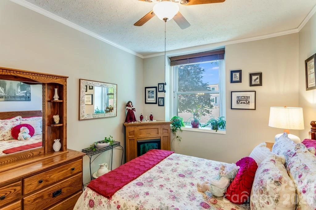 622 Haywood Street #102 - Photo 14