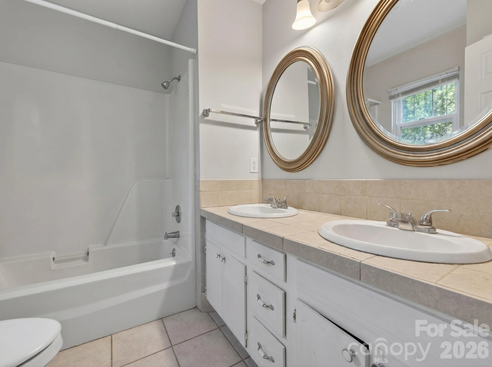 2120 Amesbury Avenue - Photo 17