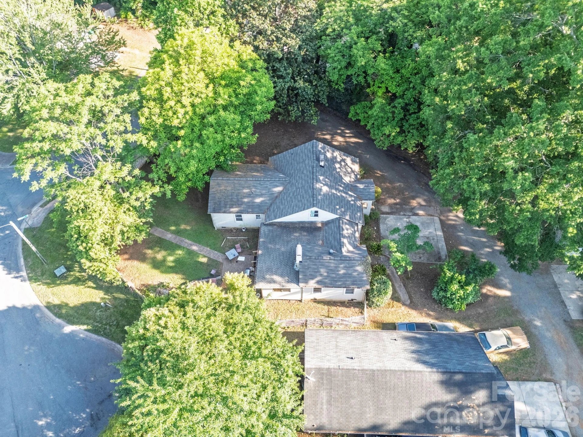 2120 Amesbury Avenue - Photo 35