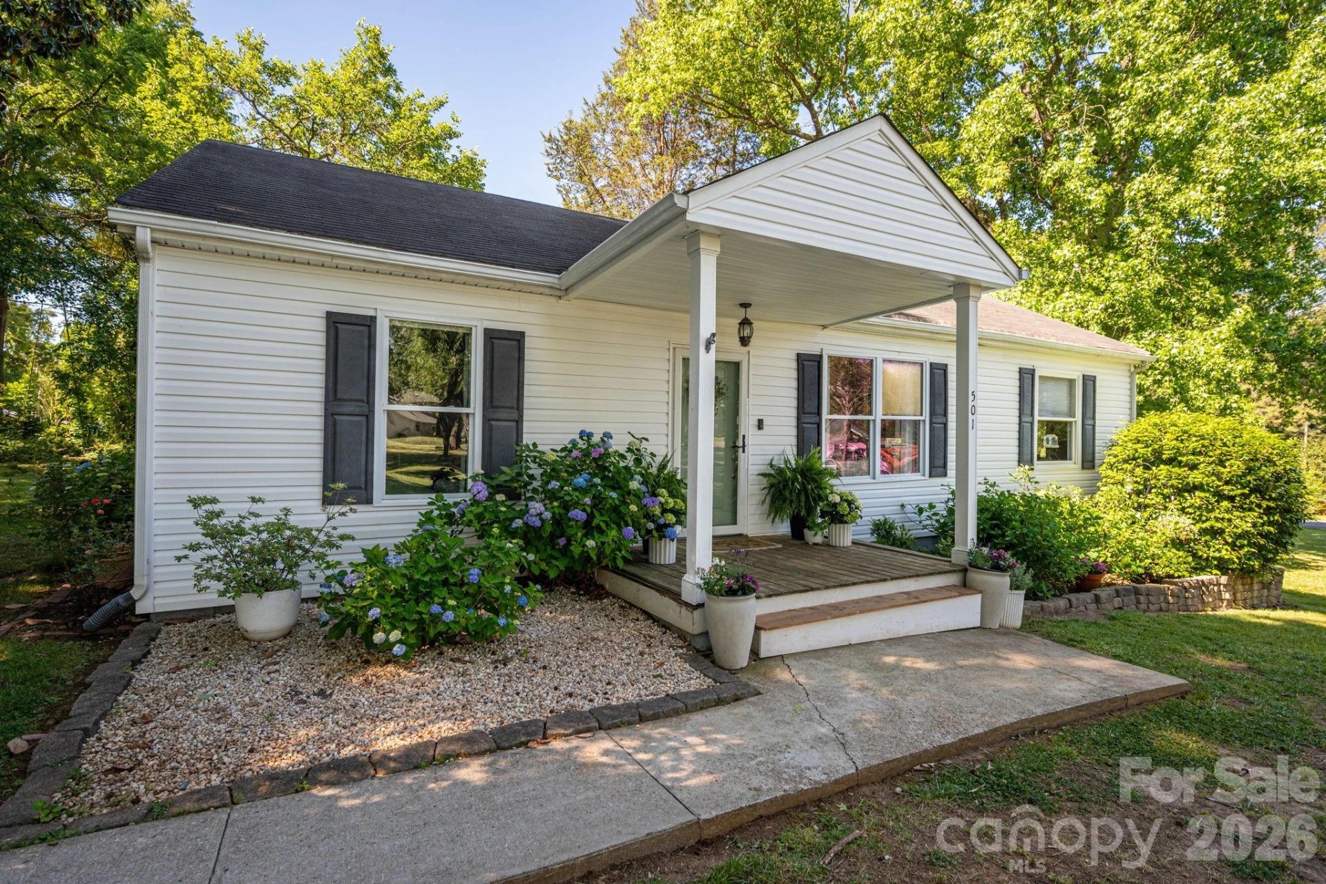501 6th Street - Photo 3