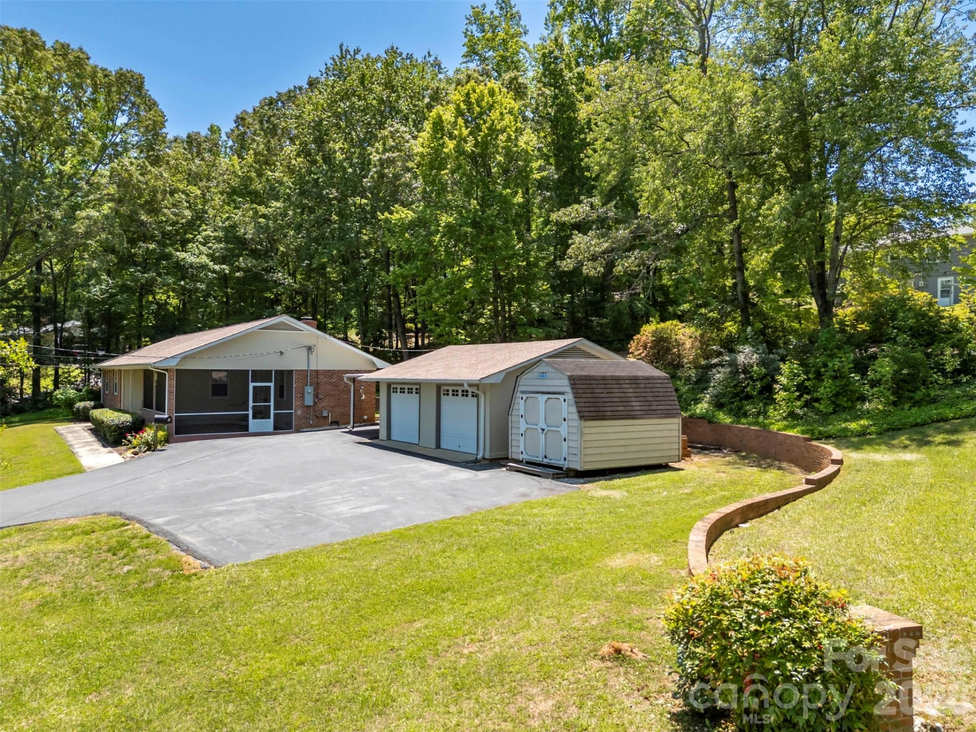 113 Chestnut Road - Photo 2