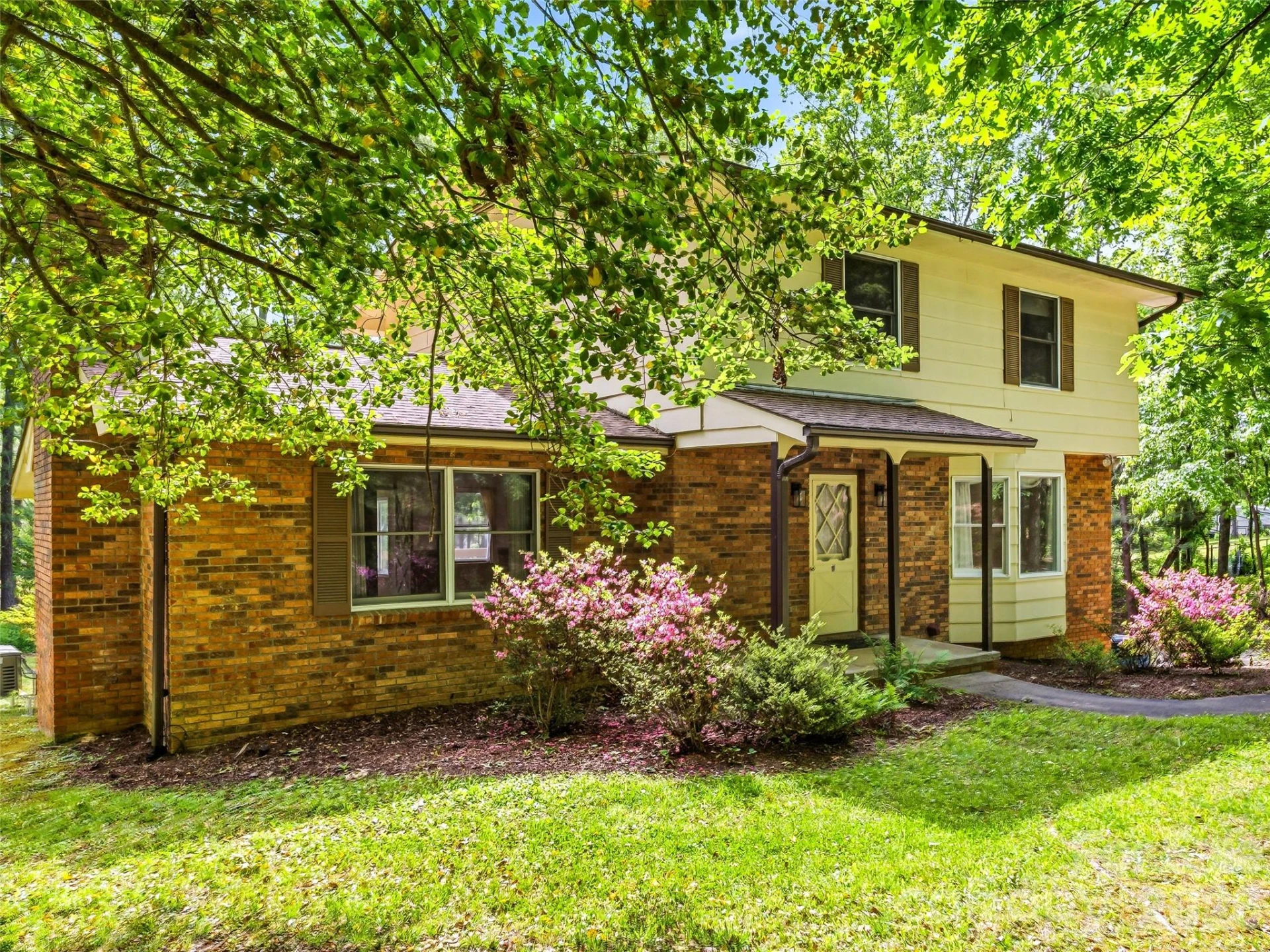 11 Woodmere Drive - Photo 2
