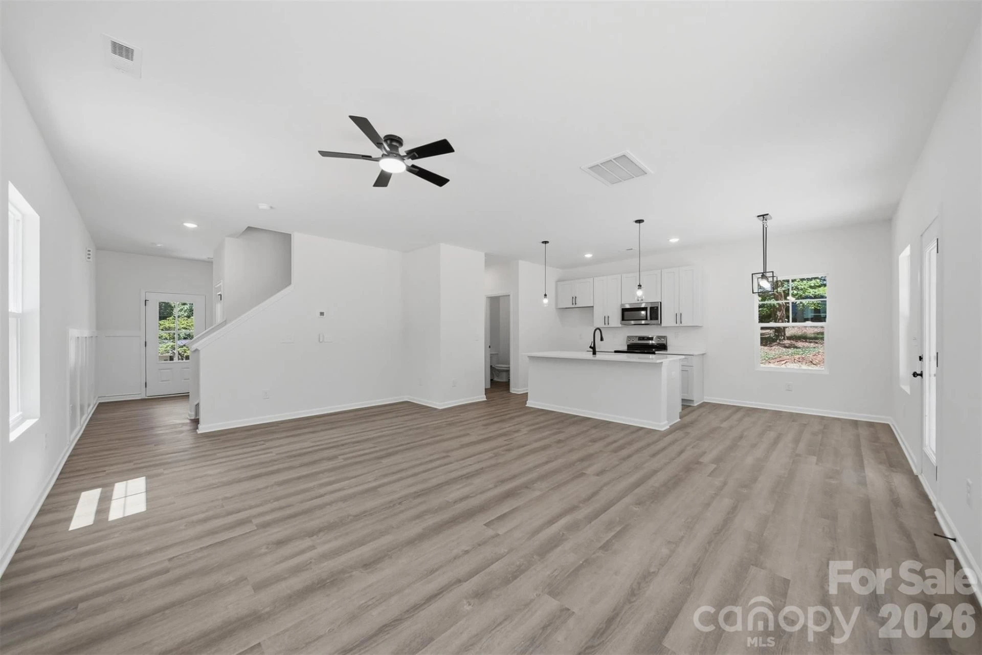 215 Edgewood Circle - Photo 3