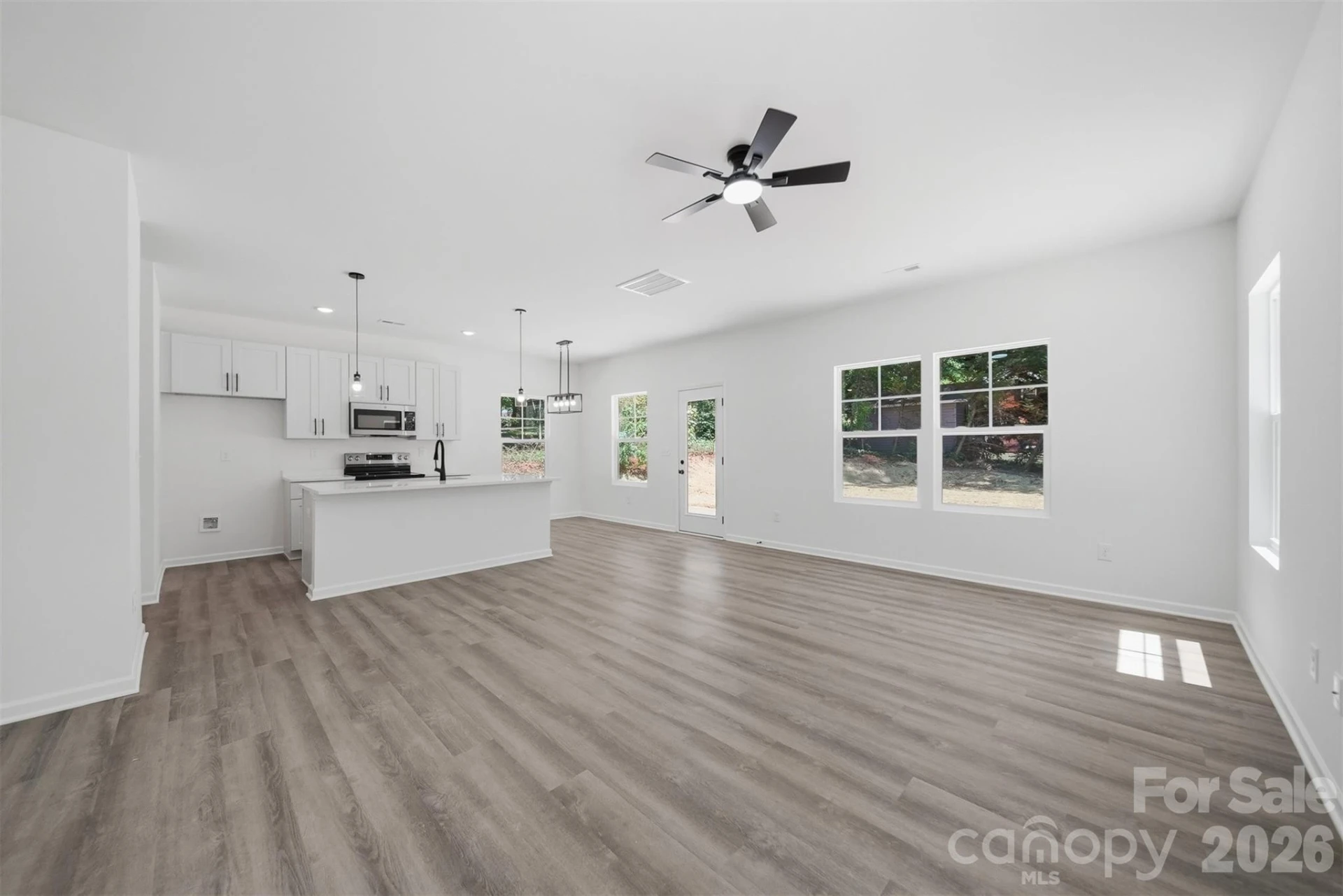 215 Edgewood Circle - Photo 4