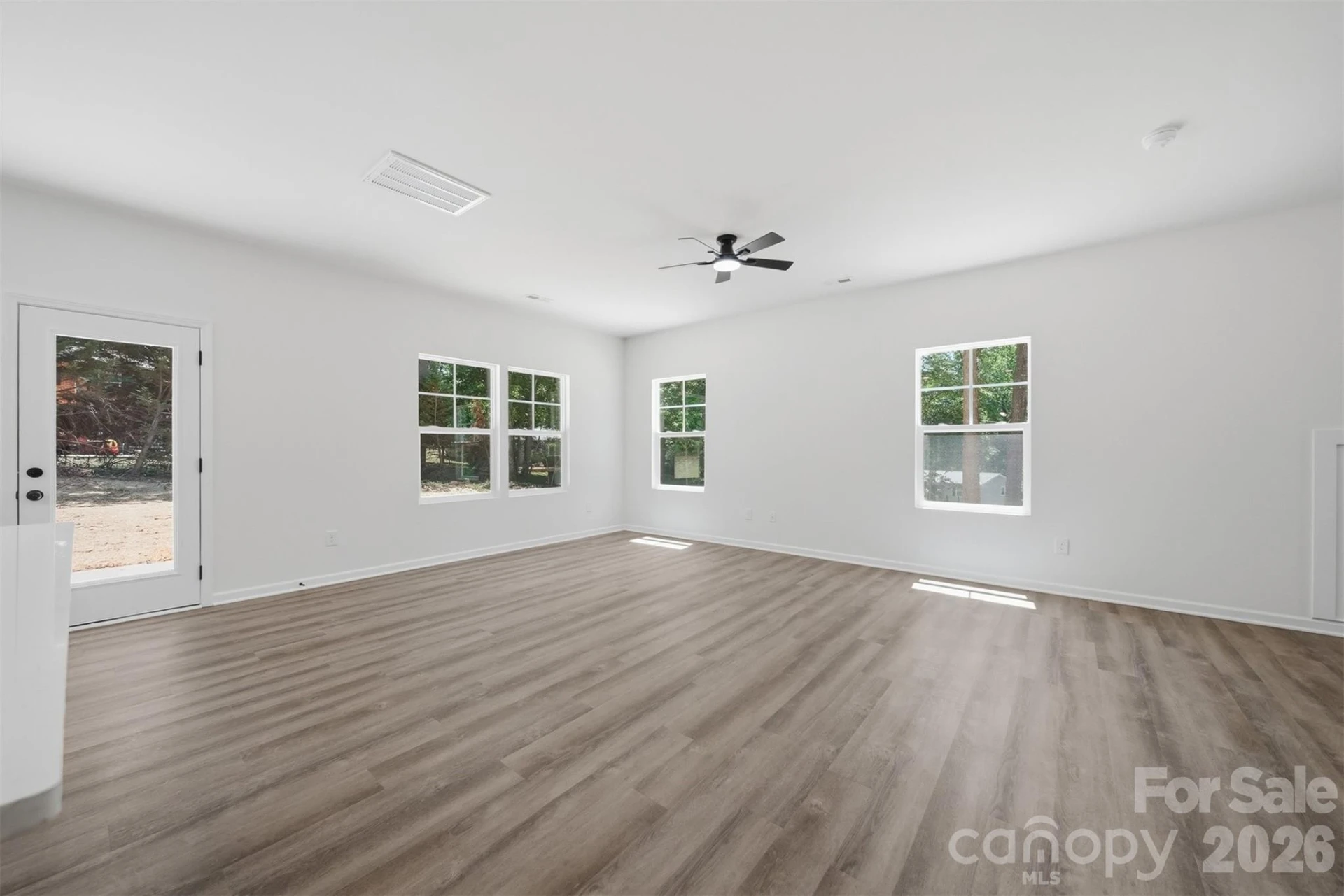 215 Edgewood Circle - Photo 5