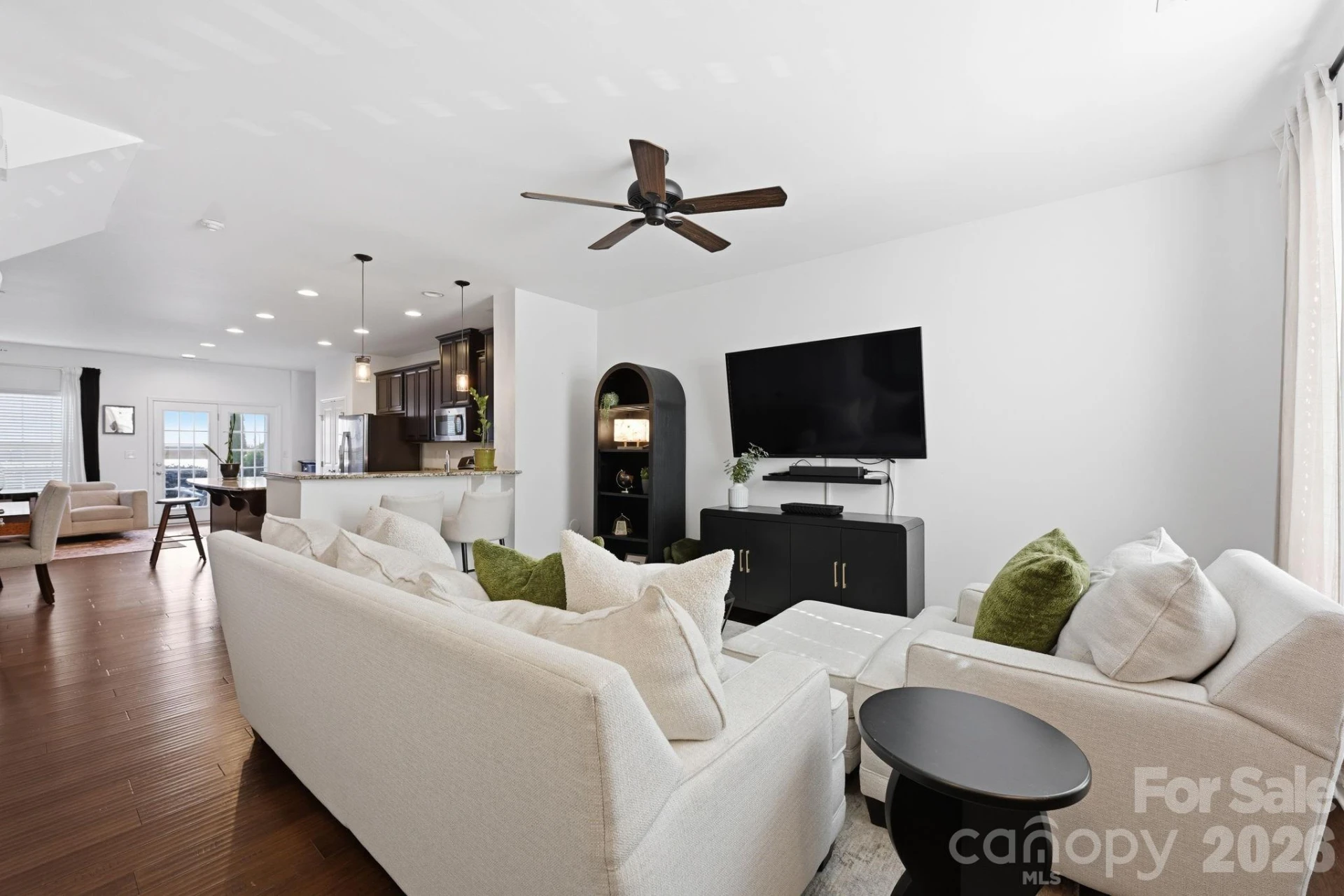 1353 Jacemans Way - Photo 3