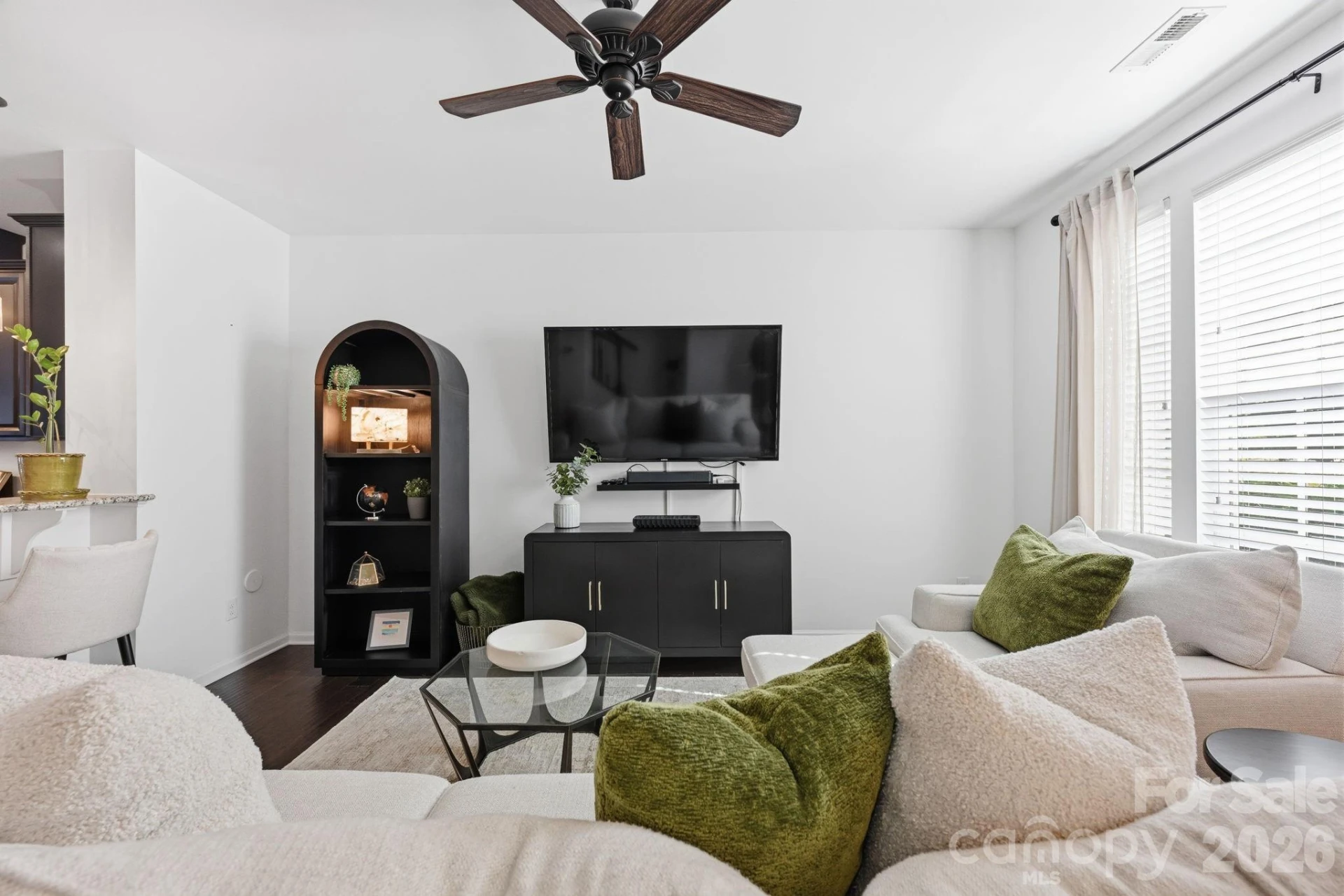 1353 Jacemans Way - Photo 4
