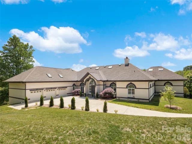 813 Rickel Drive, Hendersonville, NC, 28739