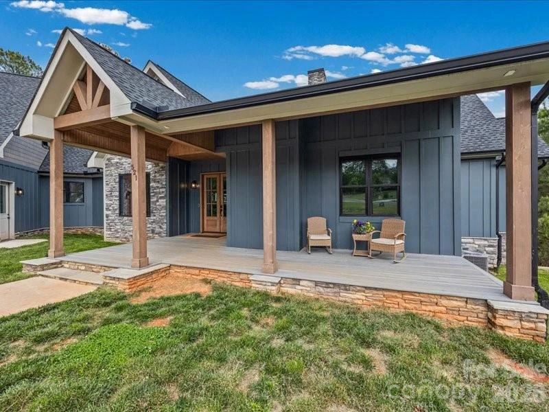 521 Rosebush Lane - Photo 2