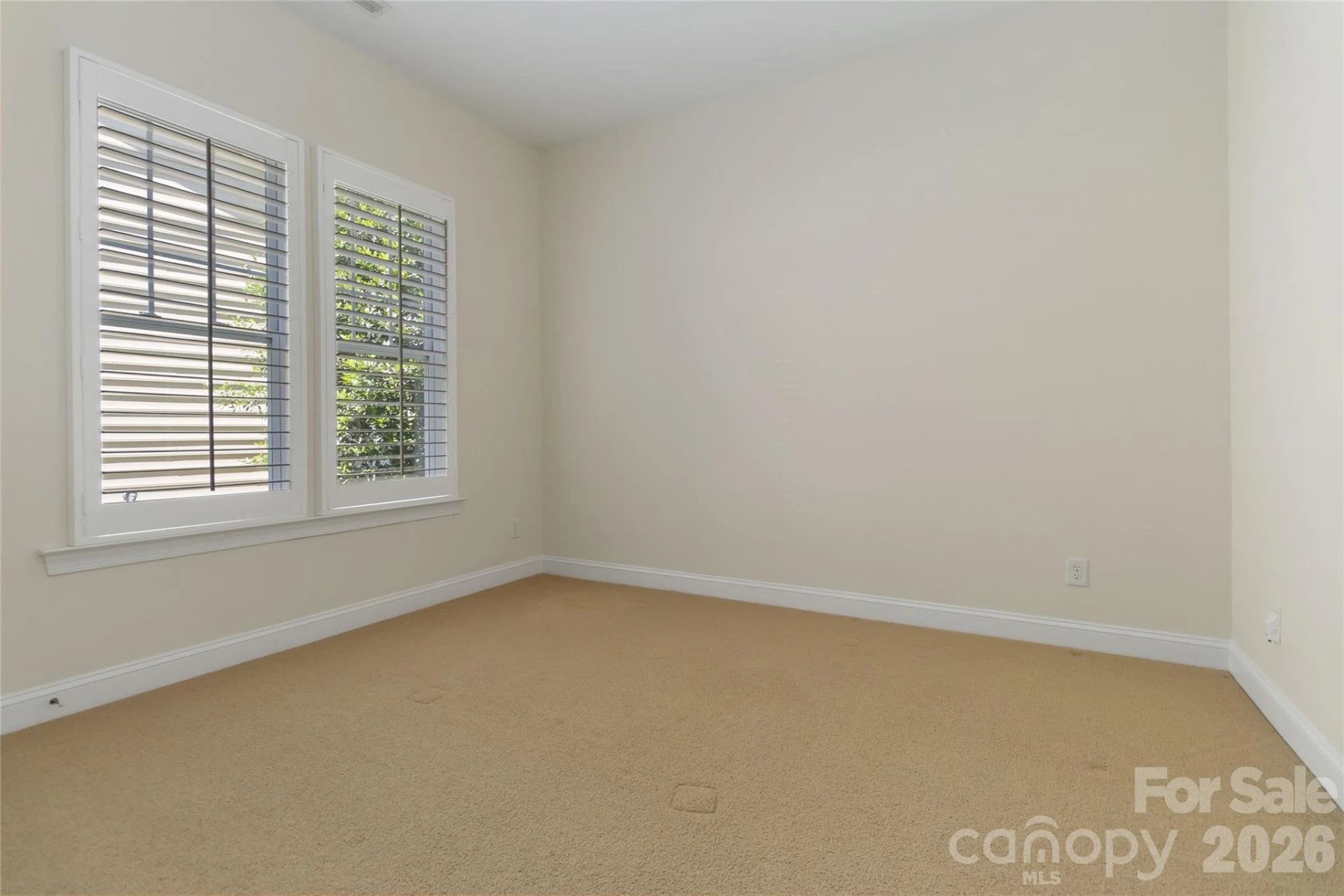 240 Clairborne Court - Photo 30
