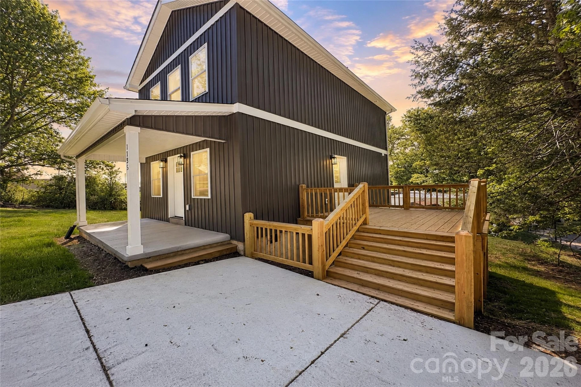 1135 Apple Lane - Photo 3