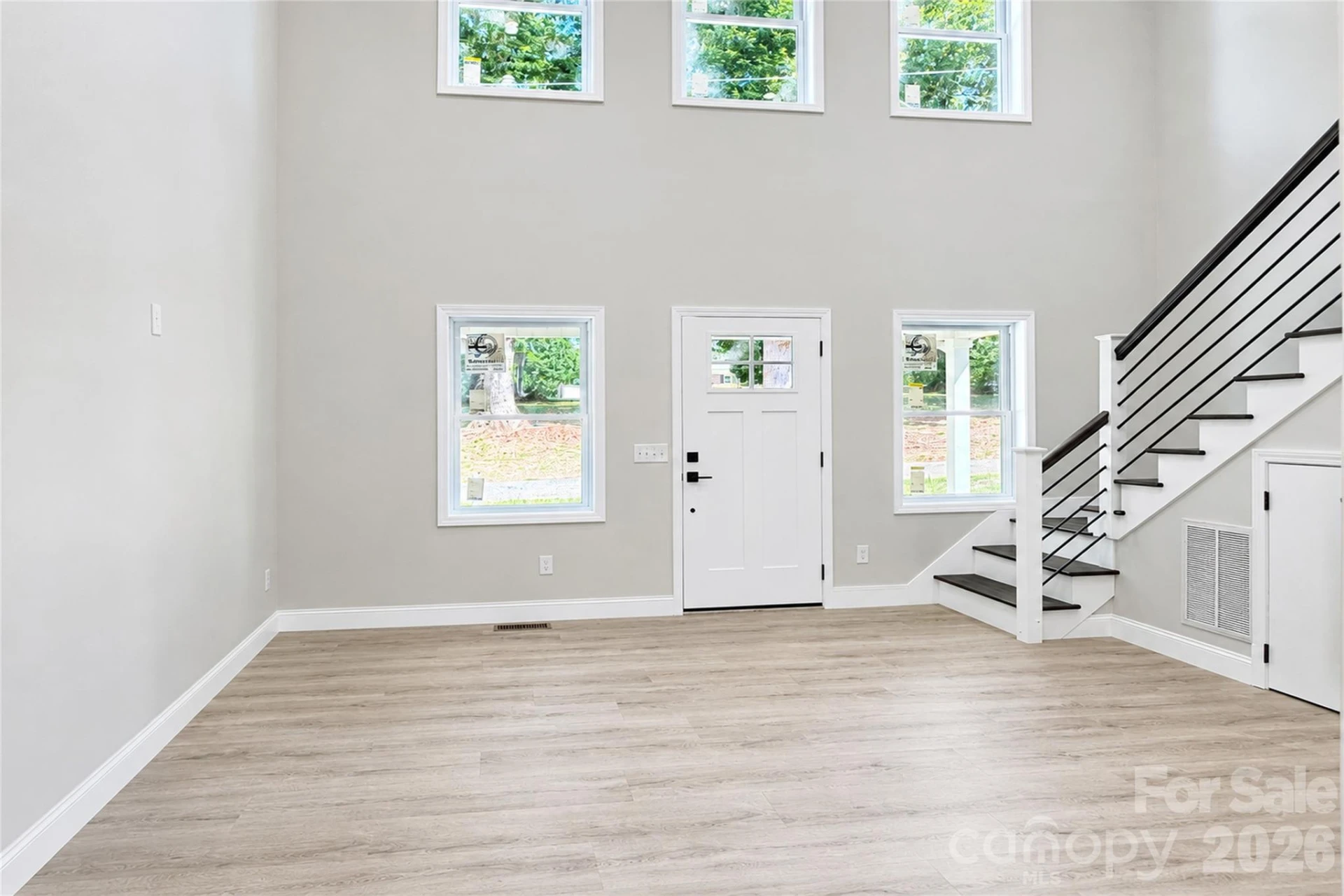 1135 Apple Lane - Photo 4