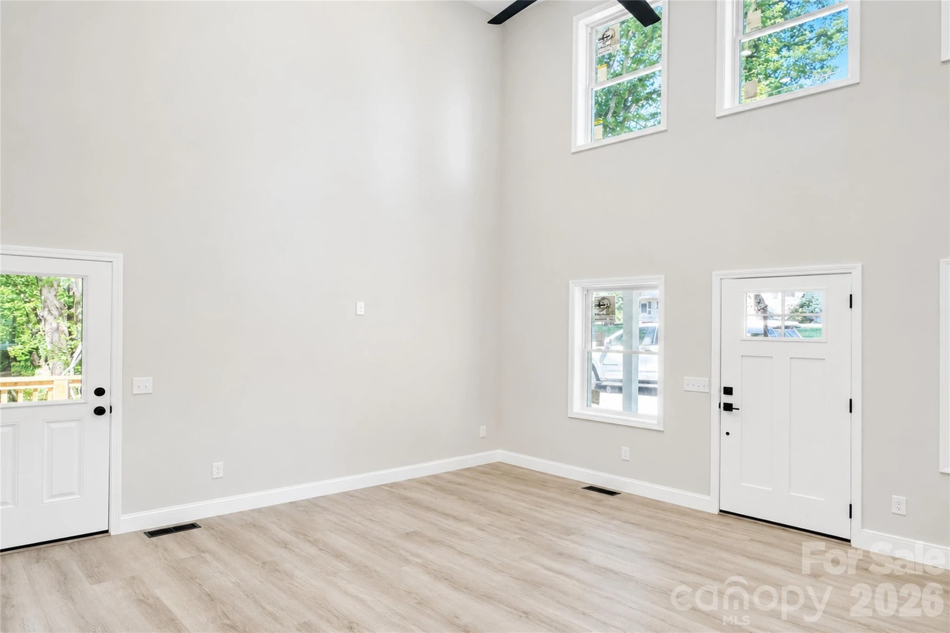 1135 Apple Lane - Photo 5