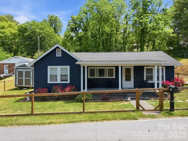 197 Mulberry Street, Clyde, NC, 28721