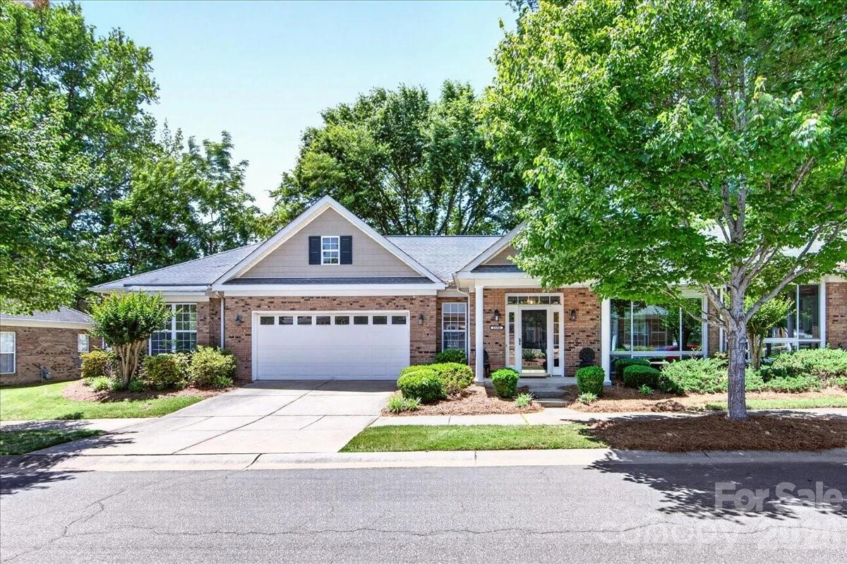 6804 Cinnamon Circle