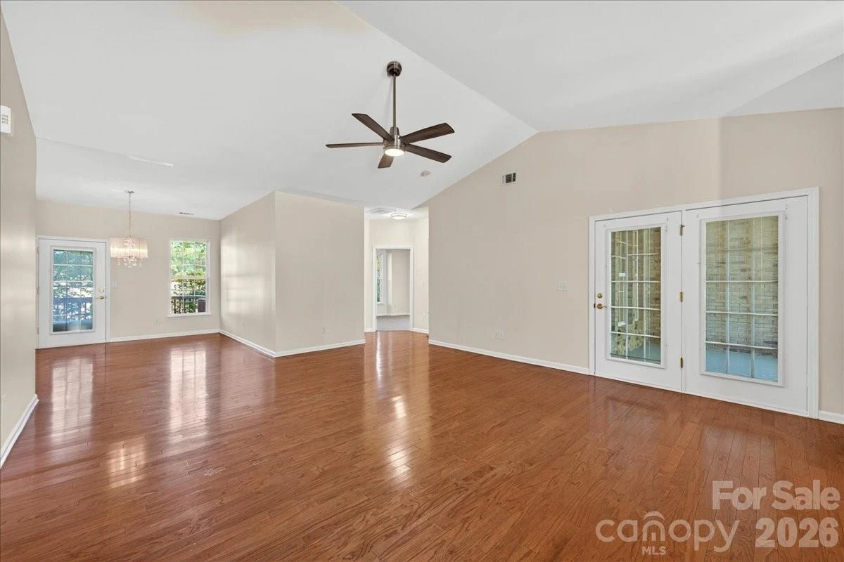 6804 Cinnamon Circle - Photo 9