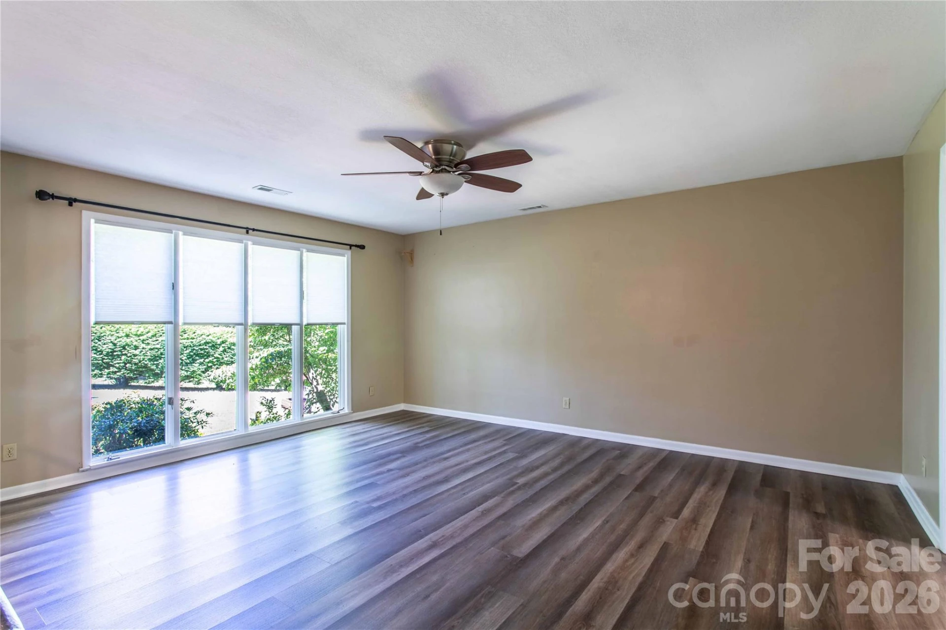 73 Cresent Drive - Photo 2