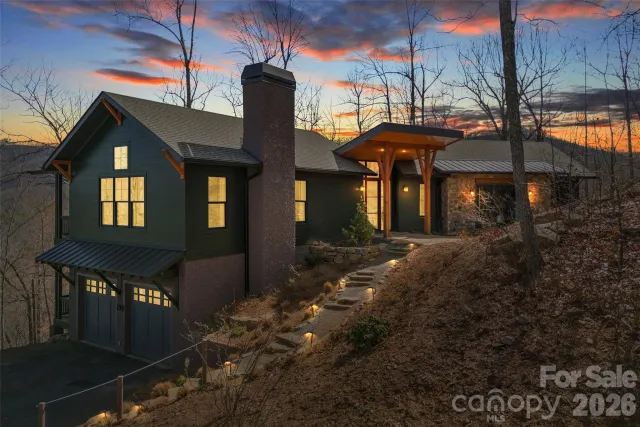 159 Settings Boulevard, Black Mountain, NC, 28711