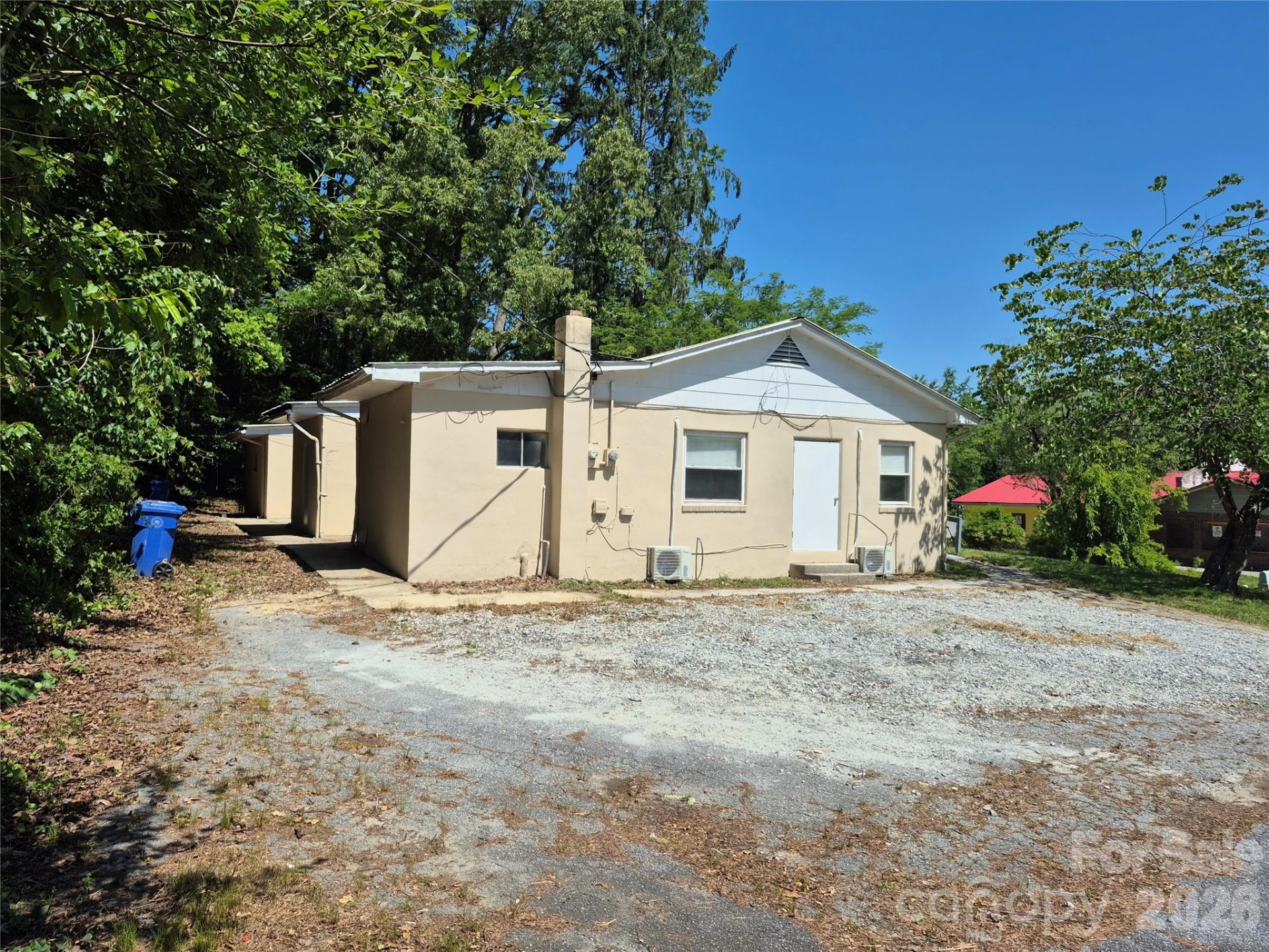 1745 Meadowbrook Terrace - Photo 4