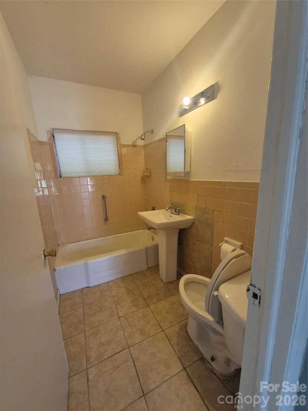 1745 Meadowbrook Terrace - Photo 10