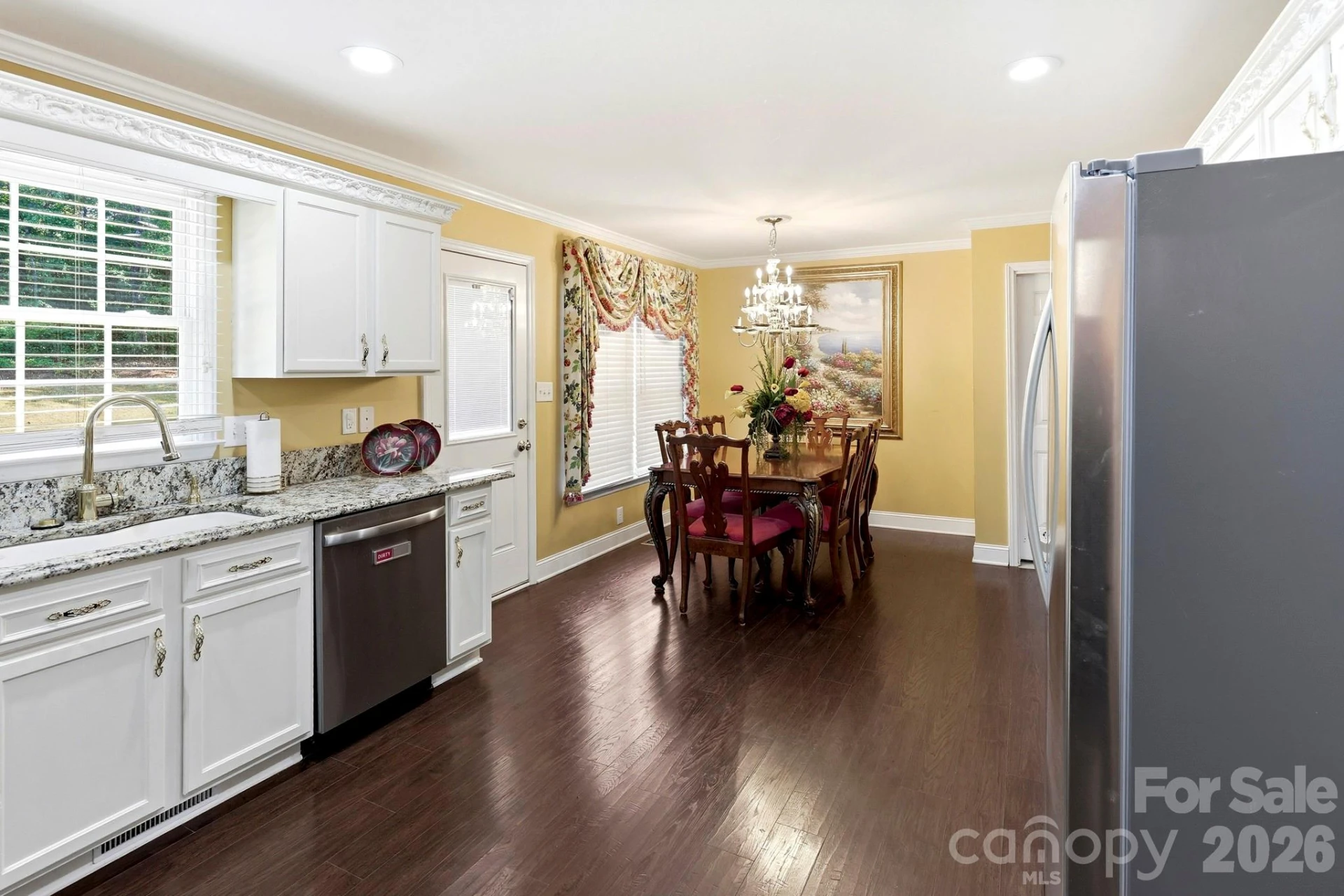 327 Sherry Street - Photo 5
