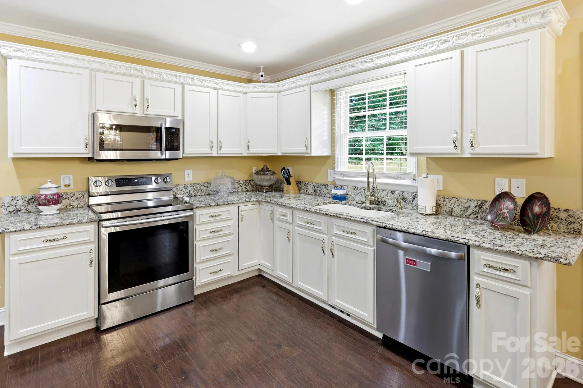 327 Sherry Street - Photo 6