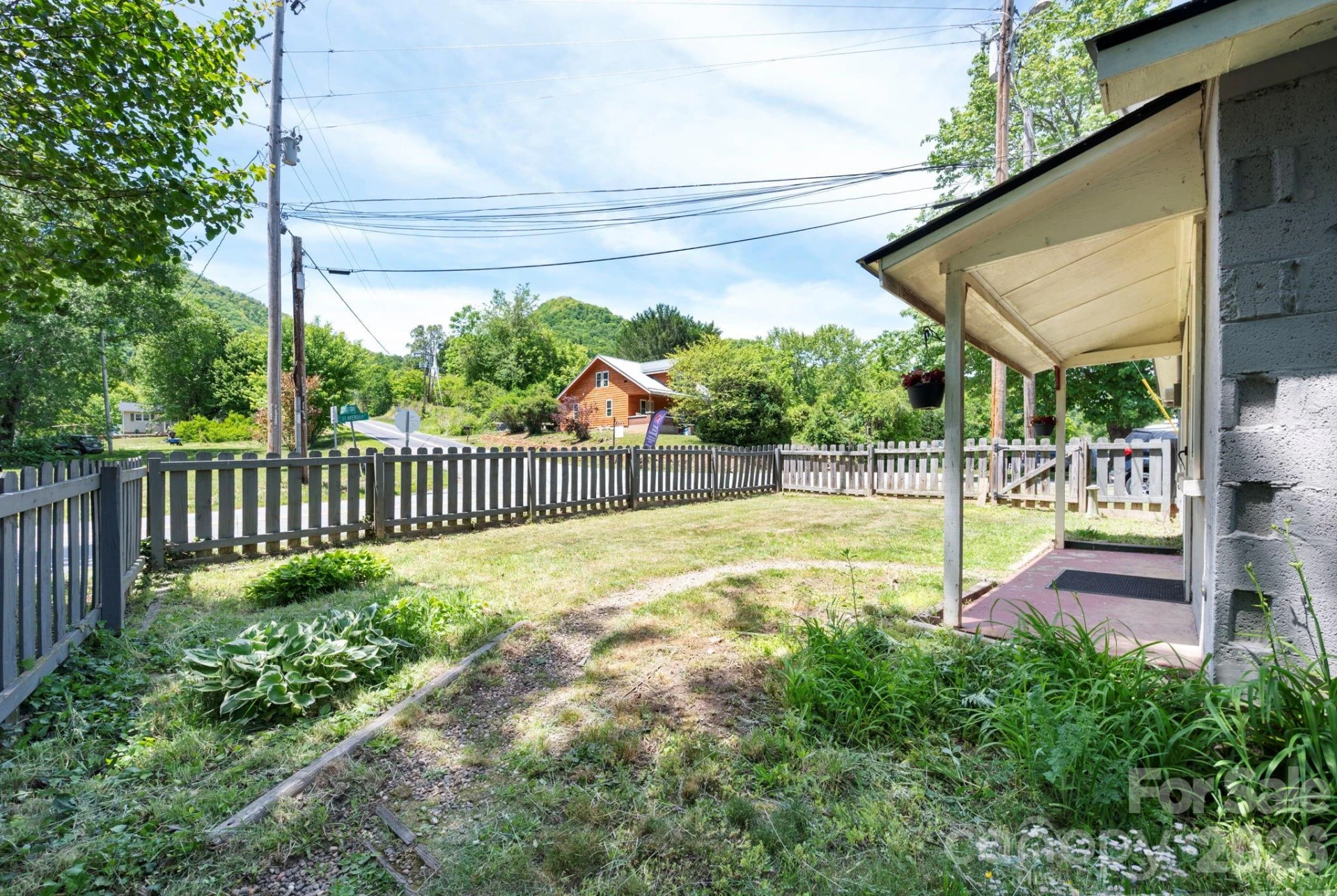 2802 Beaverdam Road - Photo 2