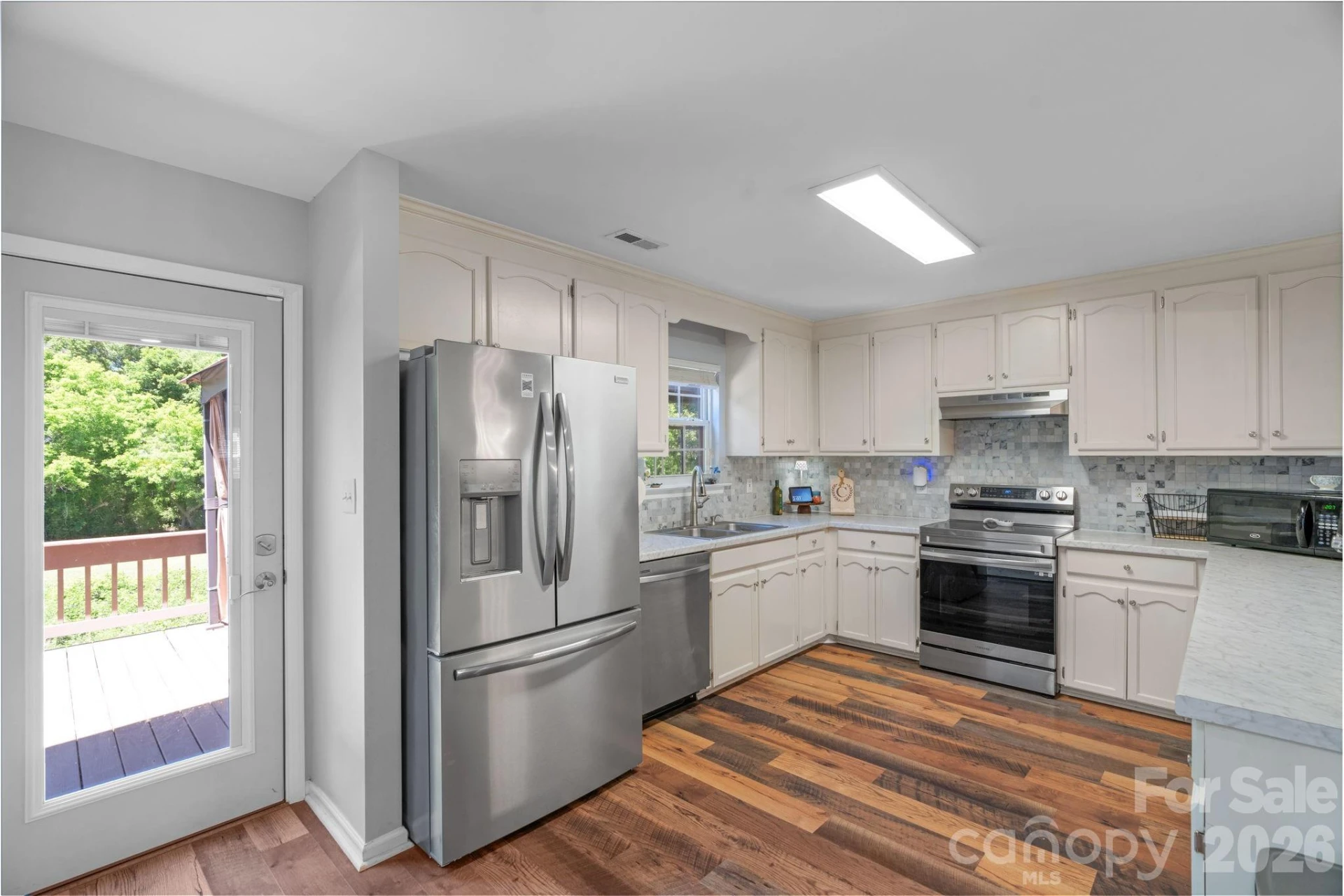 107 Howe Street - Photo 13
