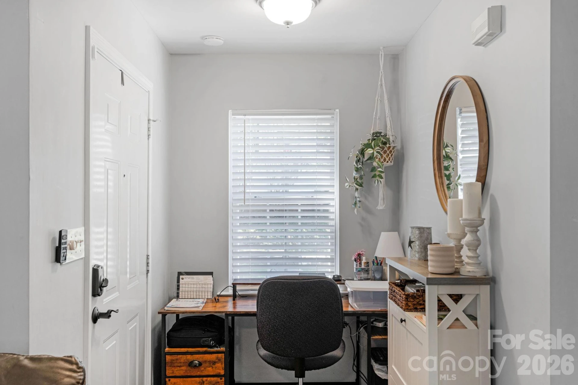 107 Howe Street - Photo 4