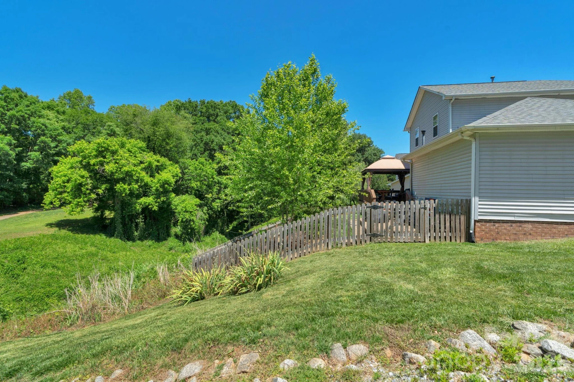 107 Howe Street - Photo 36