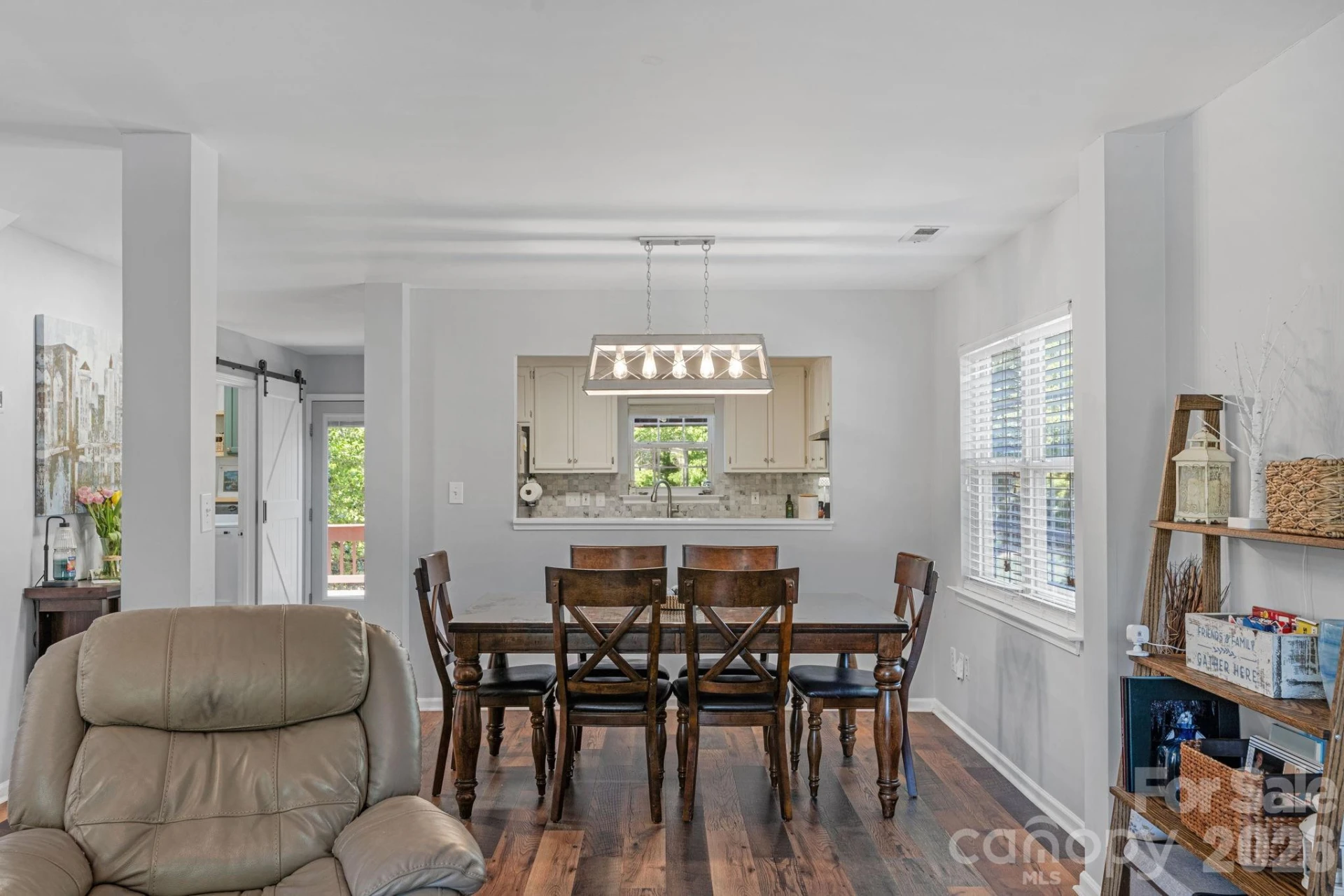 107 Howe Street - Photo 9