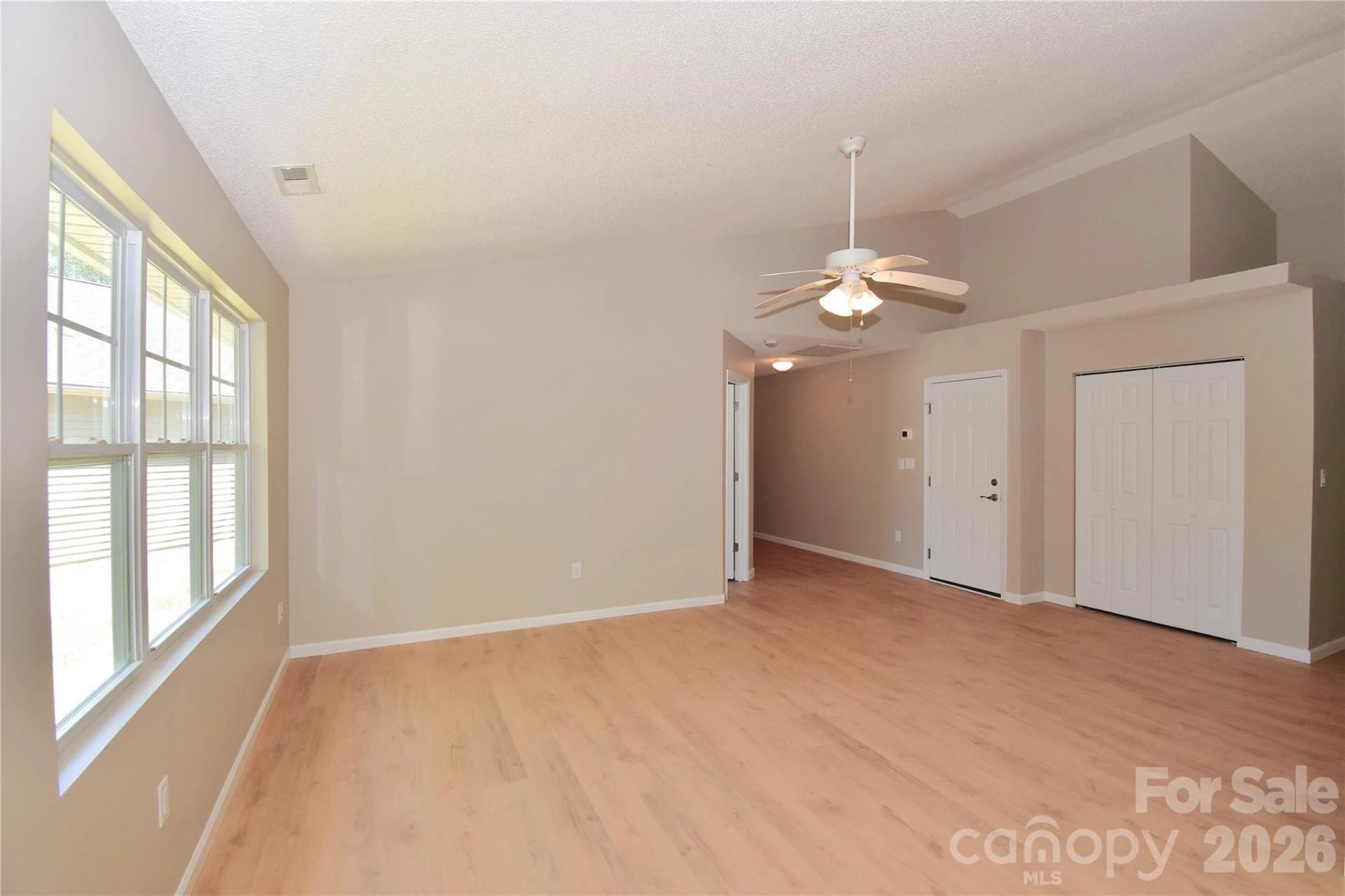 176 Clear Creekside Drive - Photo 4