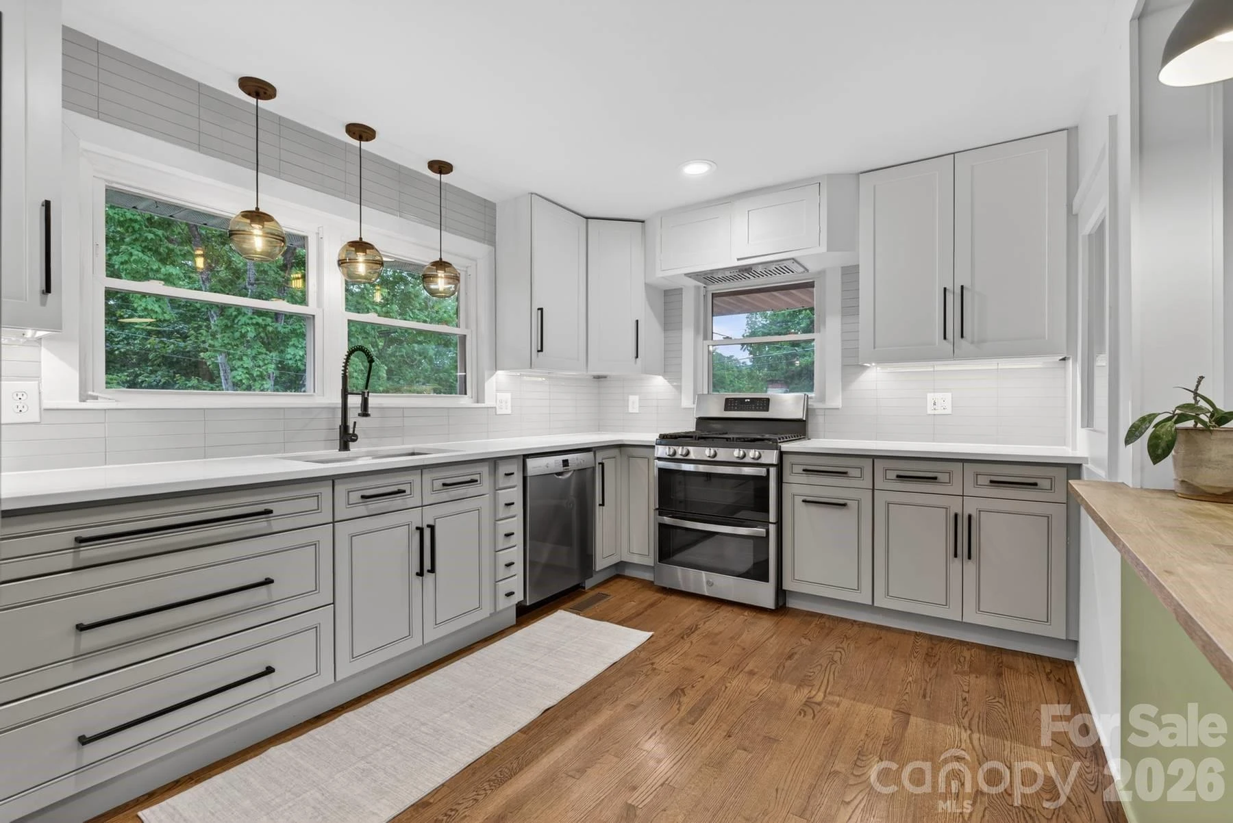 140 Dunbar Street - Photo 10