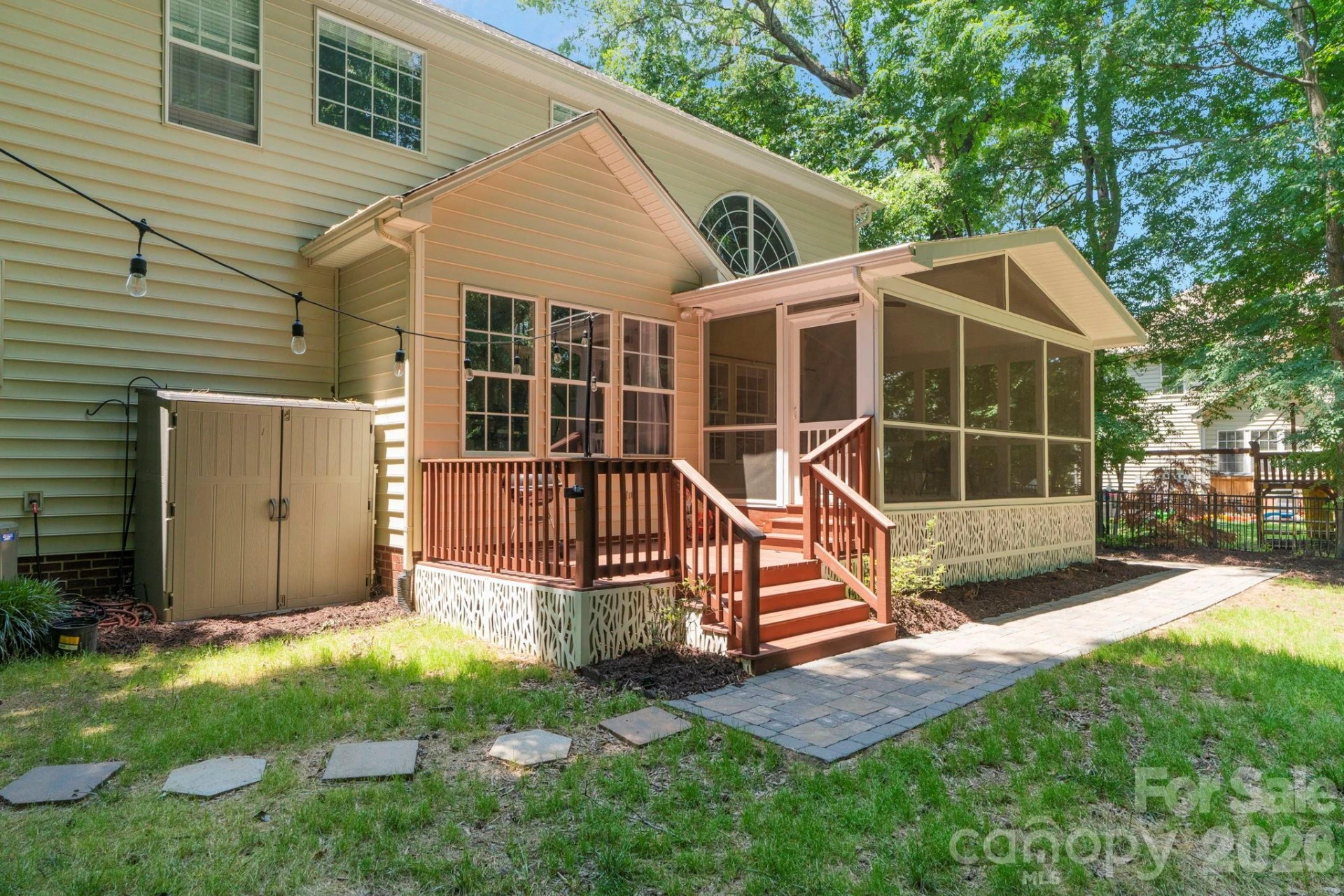 203 Elven Court - Photo 33
